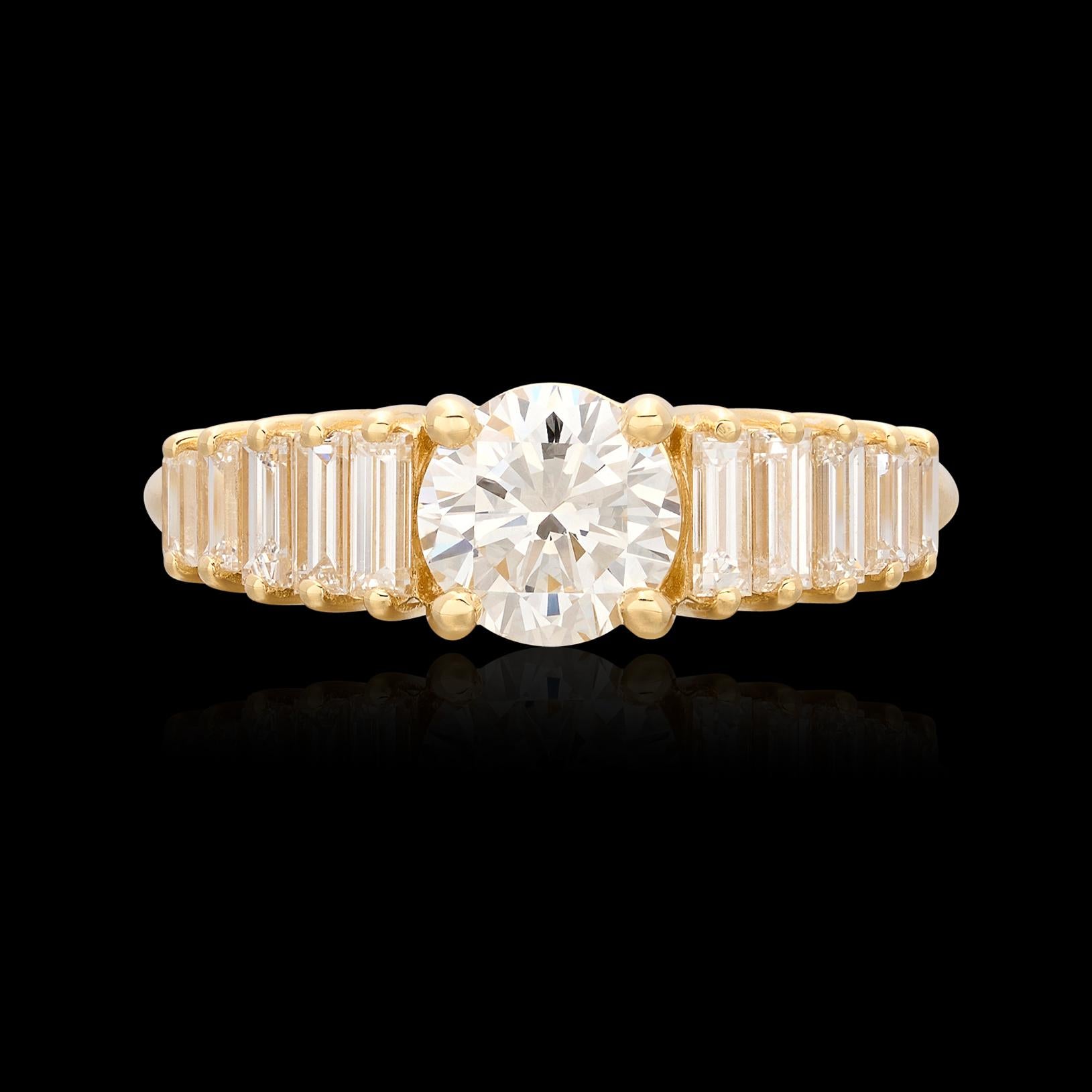 Round Cut Custom 18kt Gold GIA Diamond Ring For Sale