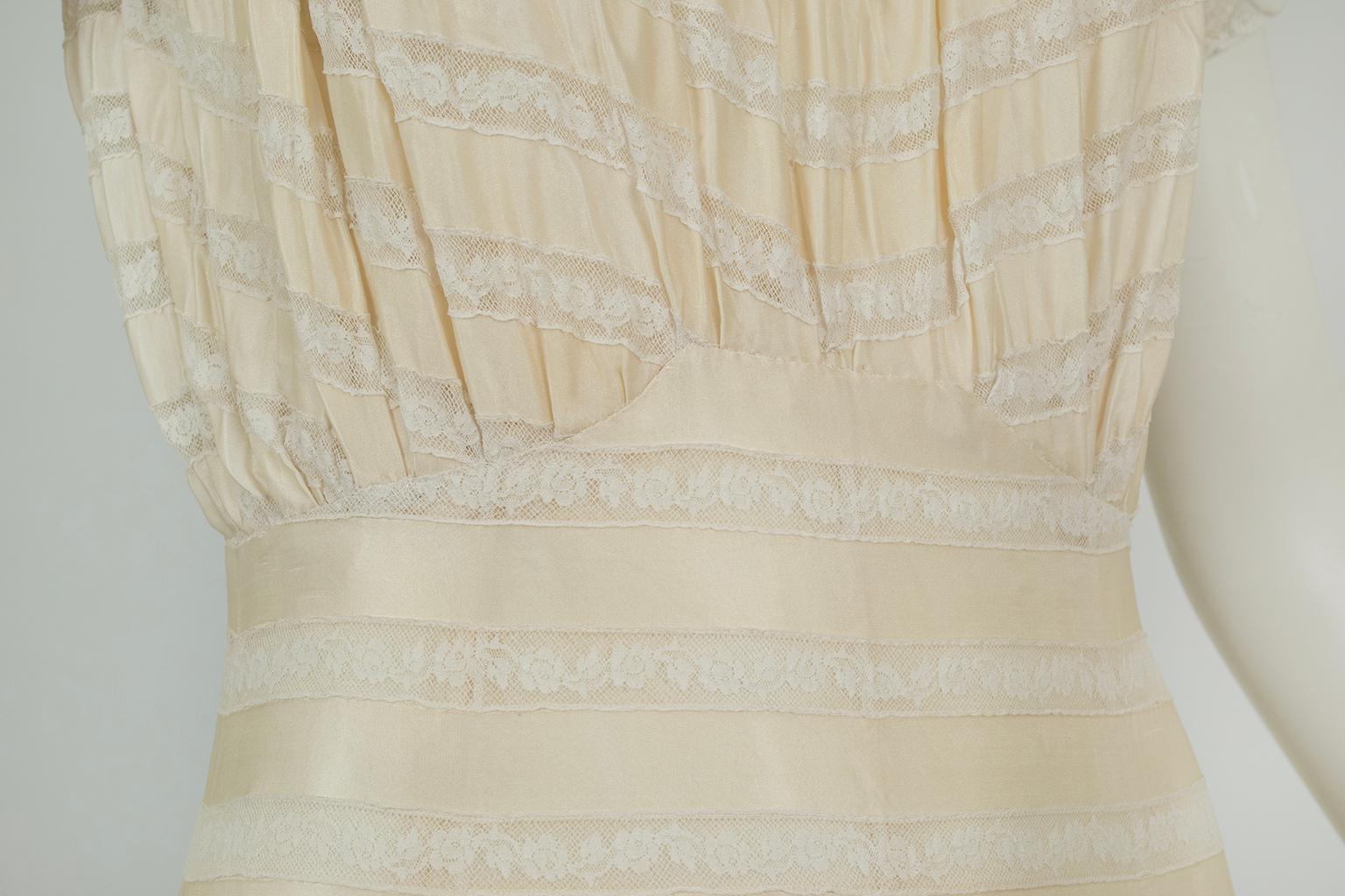 Custom 23' Cream Regency Ribbon Silk and Lace Wedding Gown – XS - S, 1930s For Sale 7