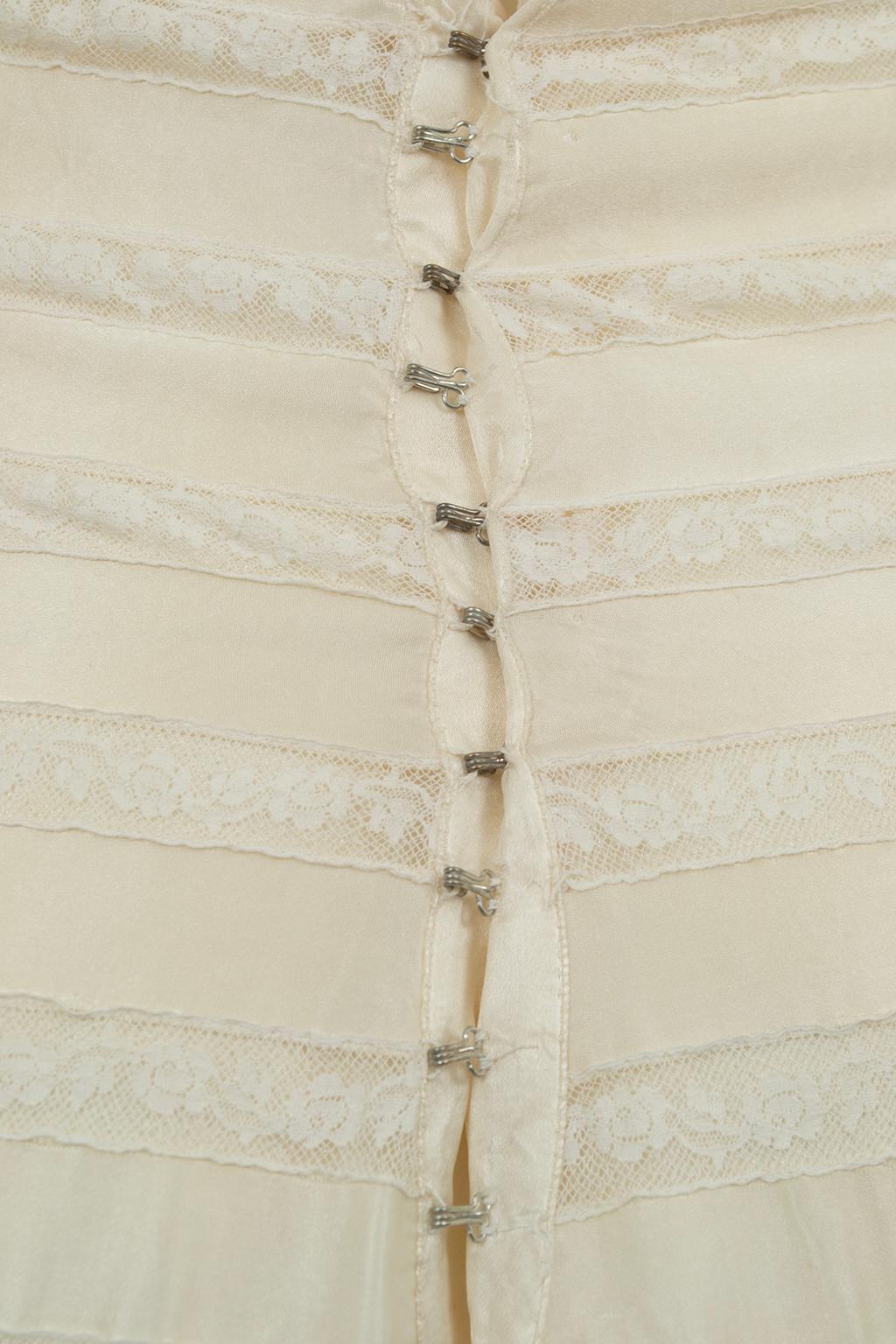 Custom 23' Cream Regency Ribbon Silk and Lace Wedding Gown – XS - S, 1930s For Sale 9