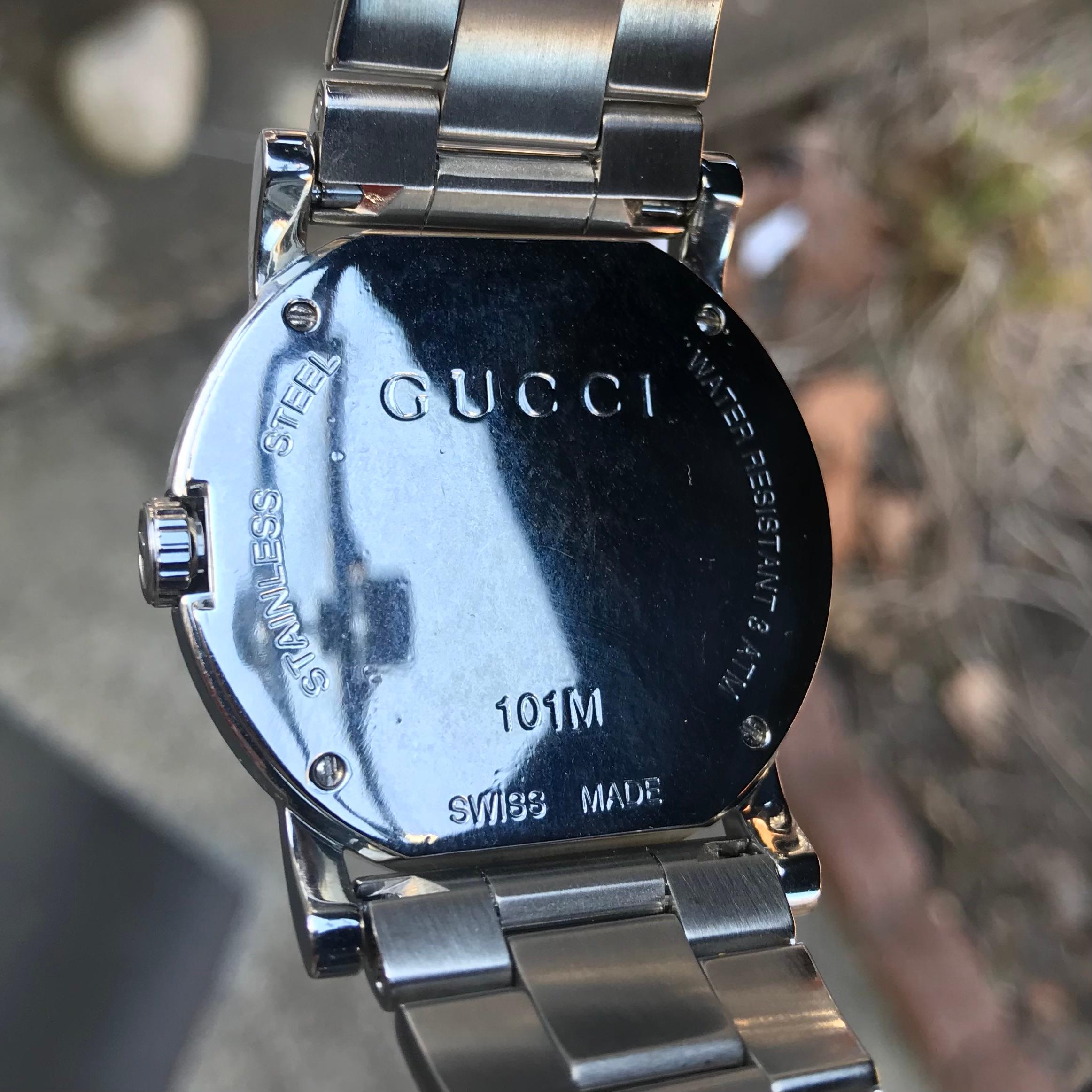Maßgefertigte 3 Karat Ct Diamant Gucci G Day Date Schweizer Made Schwarzes Zifferblatt Uhr 1 für Damen oder Herren im Angebot