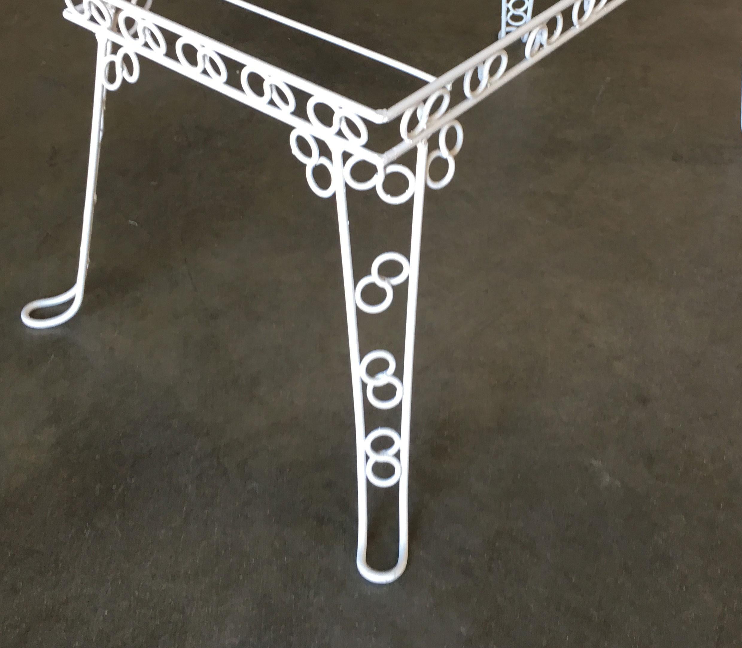 Mid-Century Modern Table en fer pour extérieur de 4 personnes « Circle 8 » avec plateau en verre, sur mesure en vente