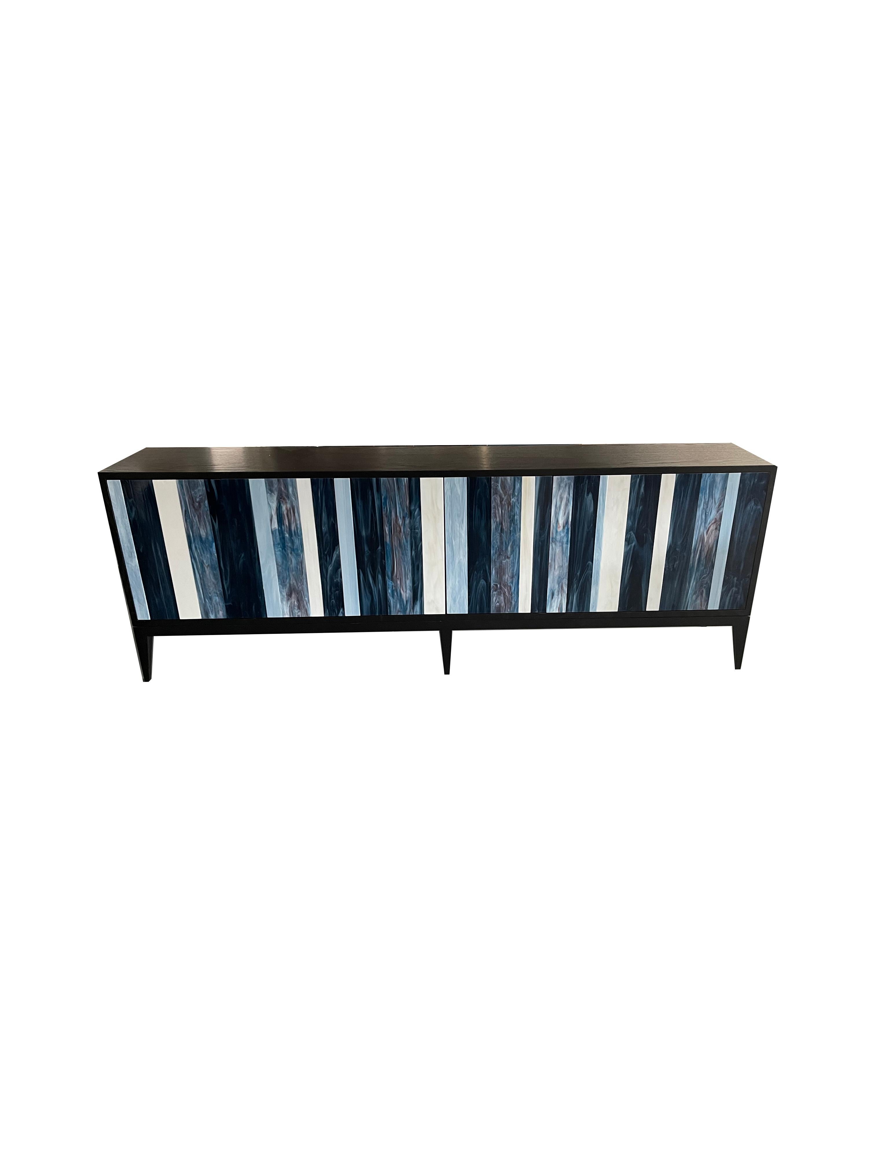 Modernes 6-türiges Milano Linea-Buffet mit Wenge-Eiche von Ercole Home (amerikanisch) im Angebot