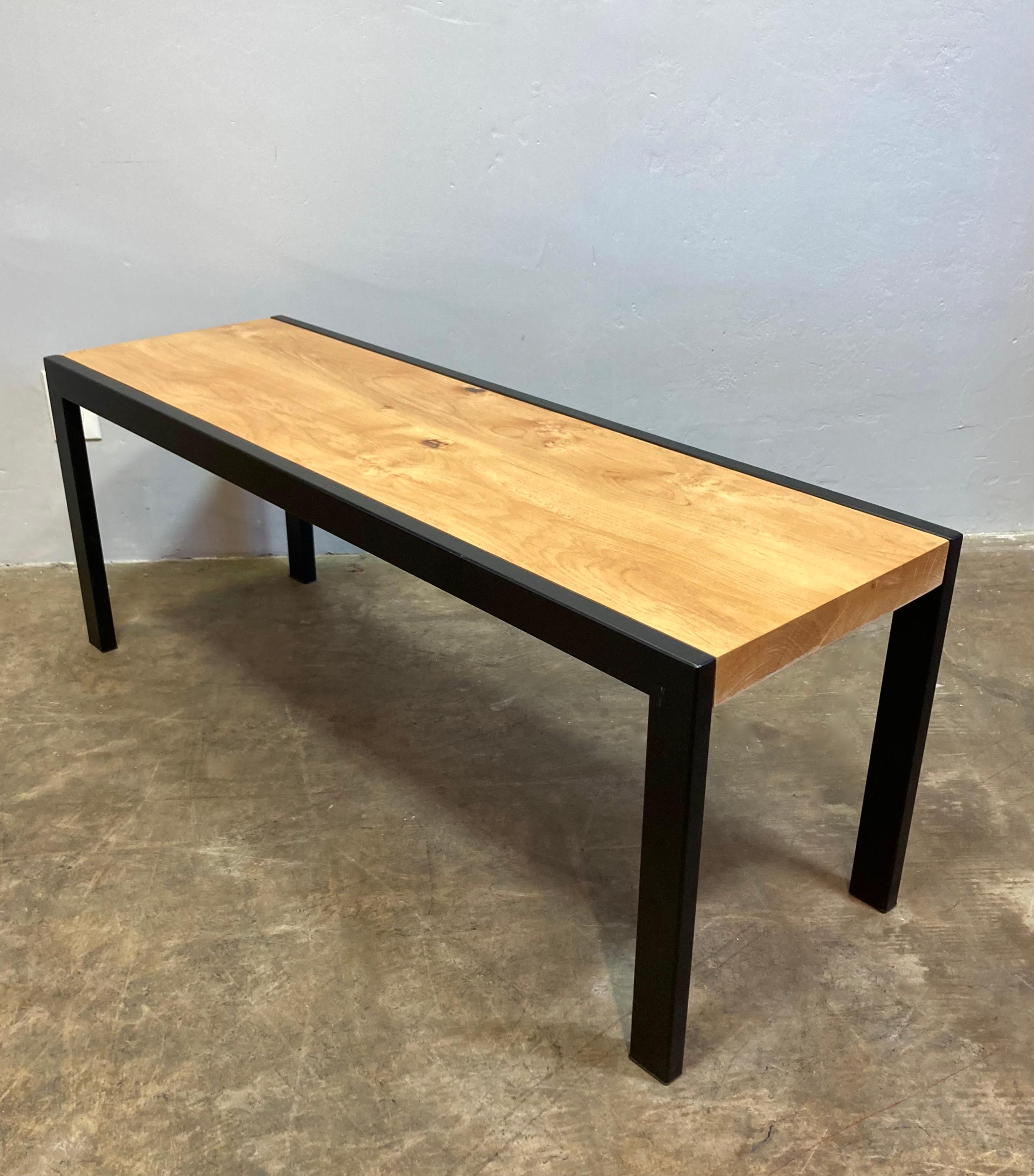 Américain Banc sur mesure en bois d'aulne et en acier en vente