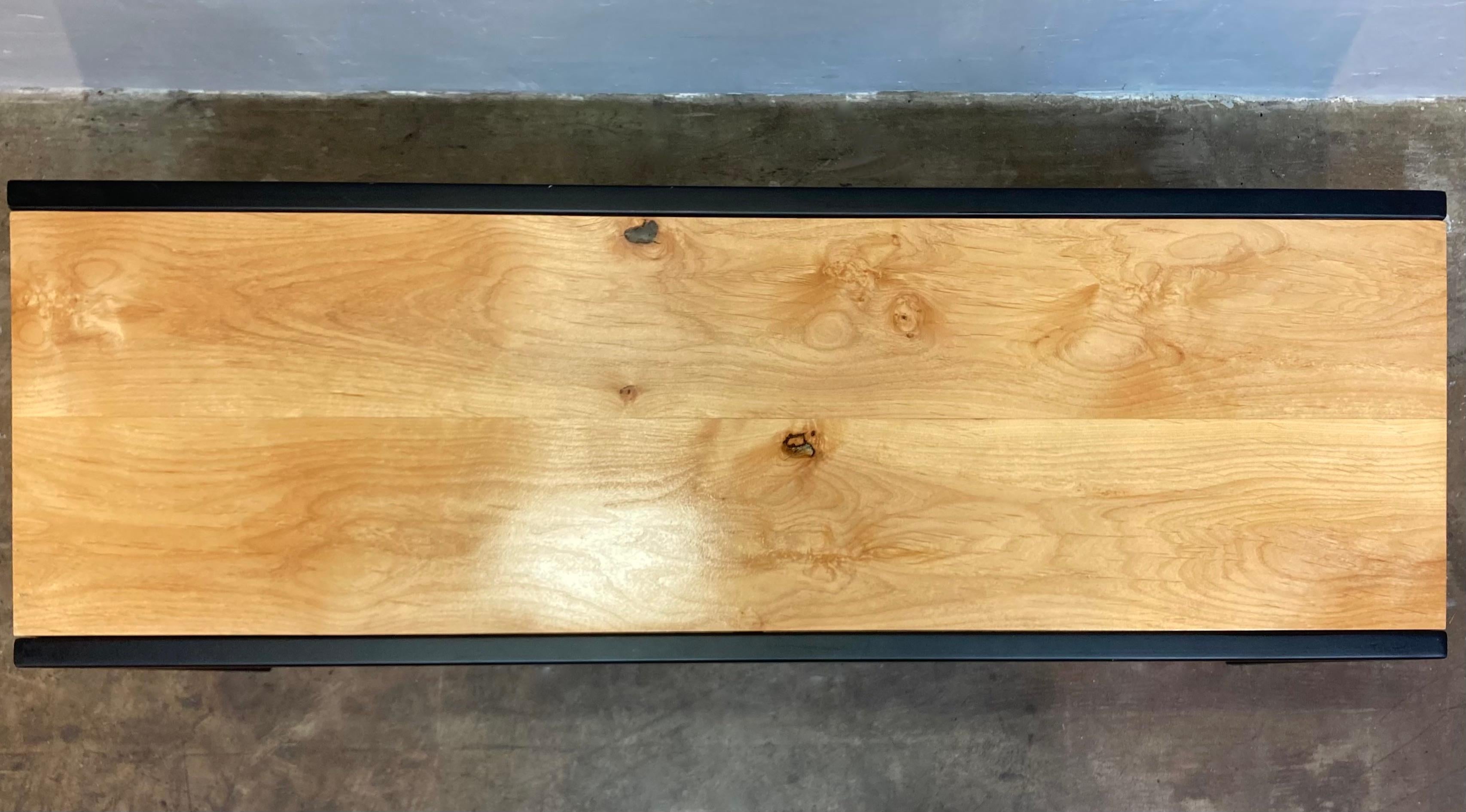 Acier Banc sur mesure en bois d'aulne et en acier en vente