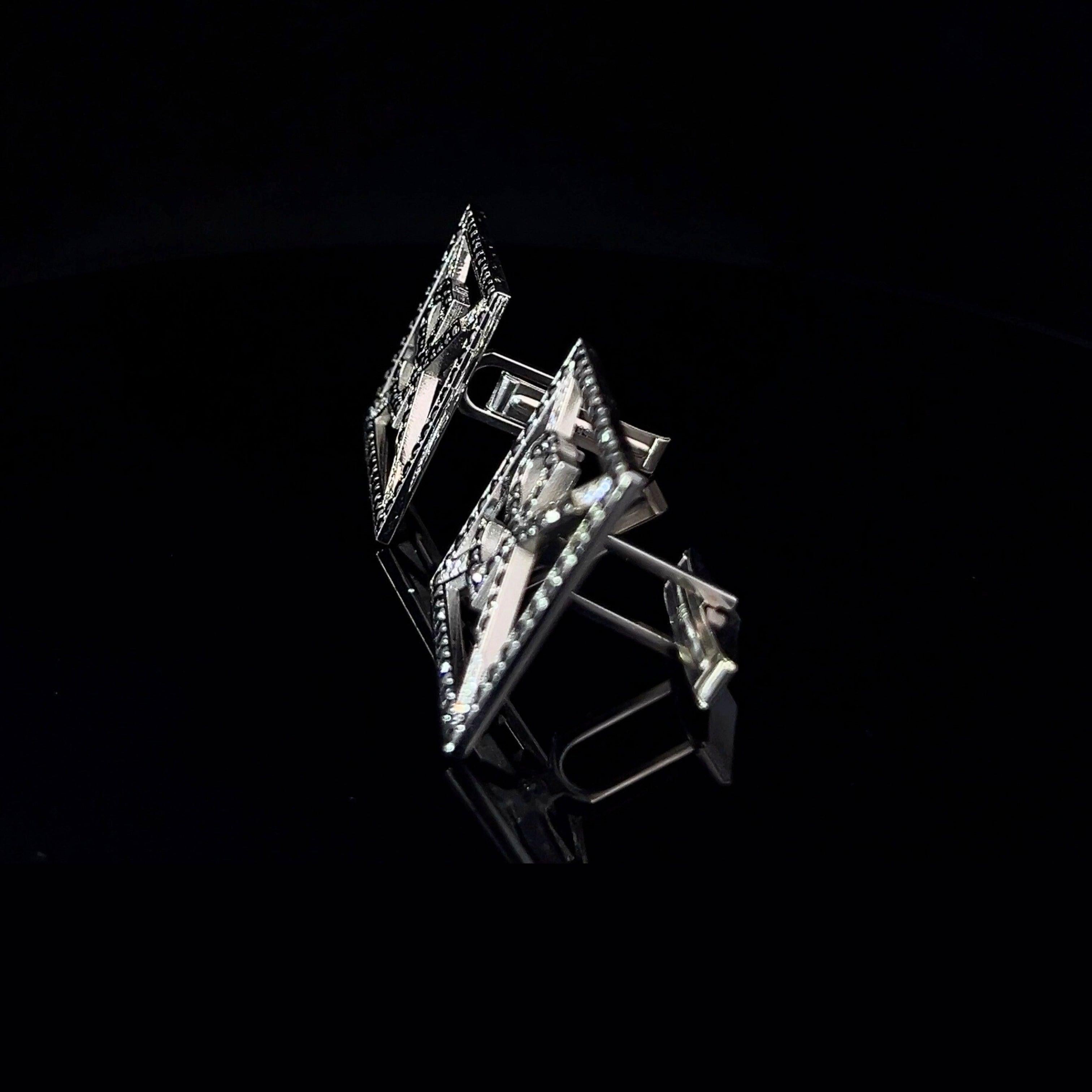 Gemelli da polso quadrati in oro bianco con diamante nero personalizzati Alphabet Black Diamond In condizioni Nuovo in vendita a Los Angeles, CA