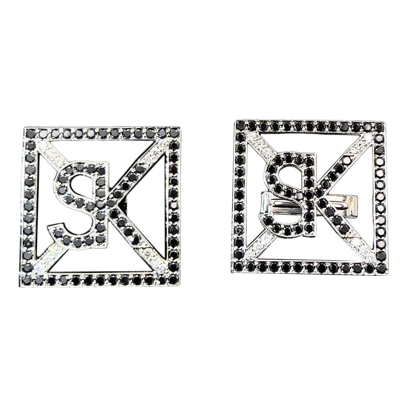 Gemelli da polso quadrati in oro bianco con diamante nero personalizzati Alphabet Black Diamond in vendita
