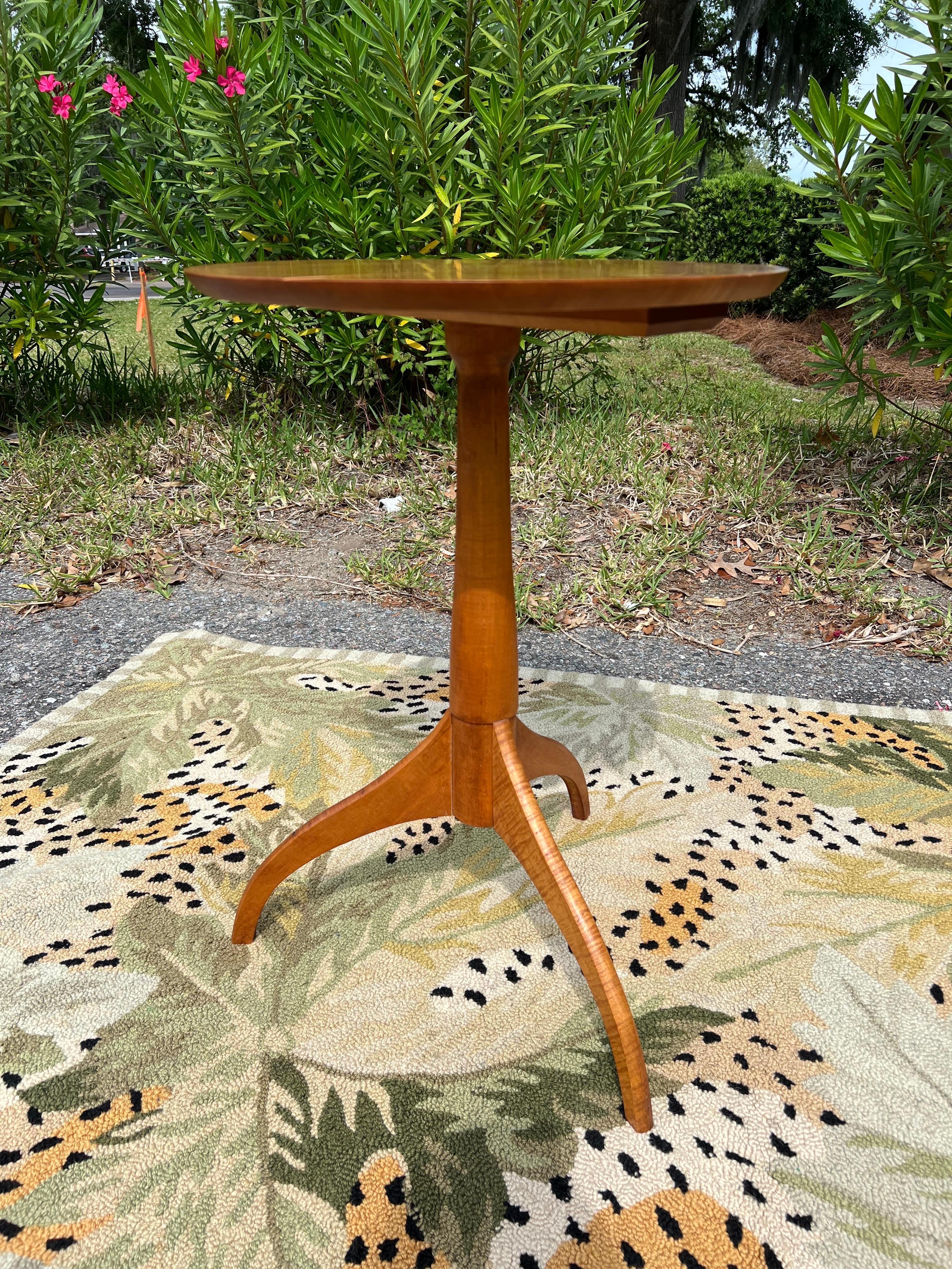 Custom American Studio Made Cherry Side Table in Shaker Taste In Good Condition For Sale In Charleston, SC