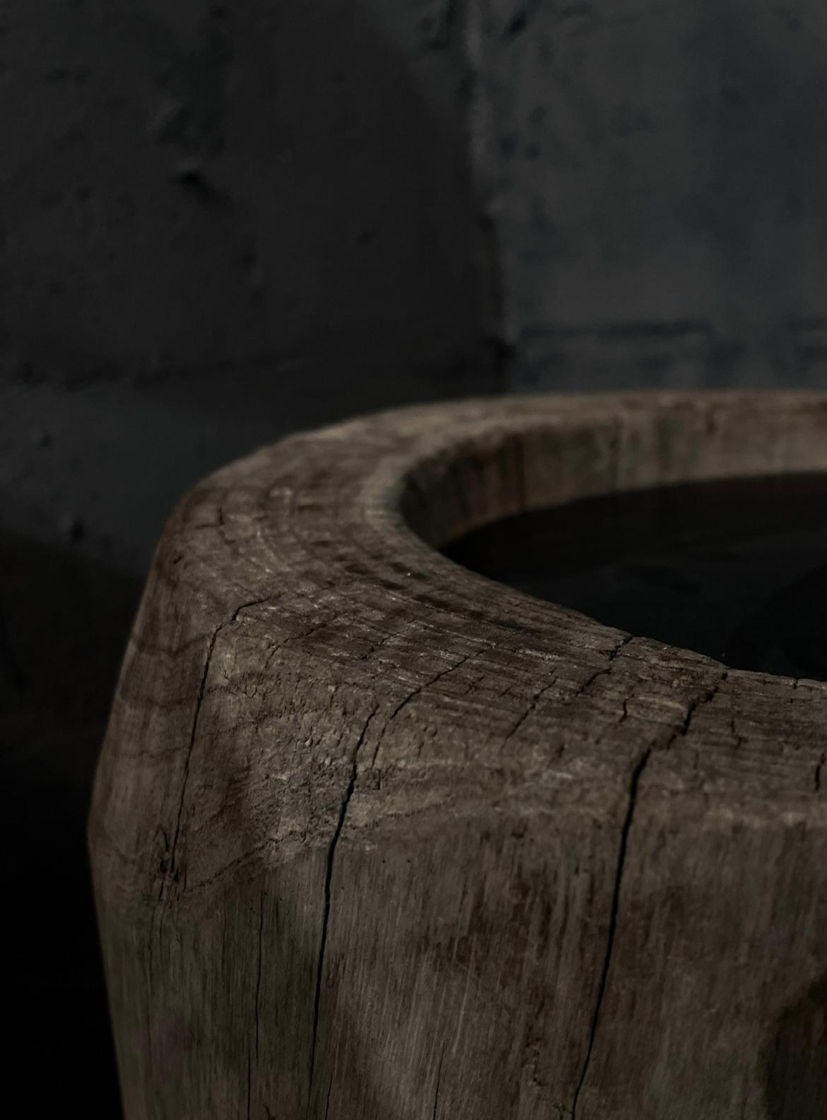 Maßgefertigter antiker japanischer Zelkova Usu-Beistelltisch mit schwarzer Kaschmirplatte im Zustand „Gut“ im Angebot in Asheville, NC