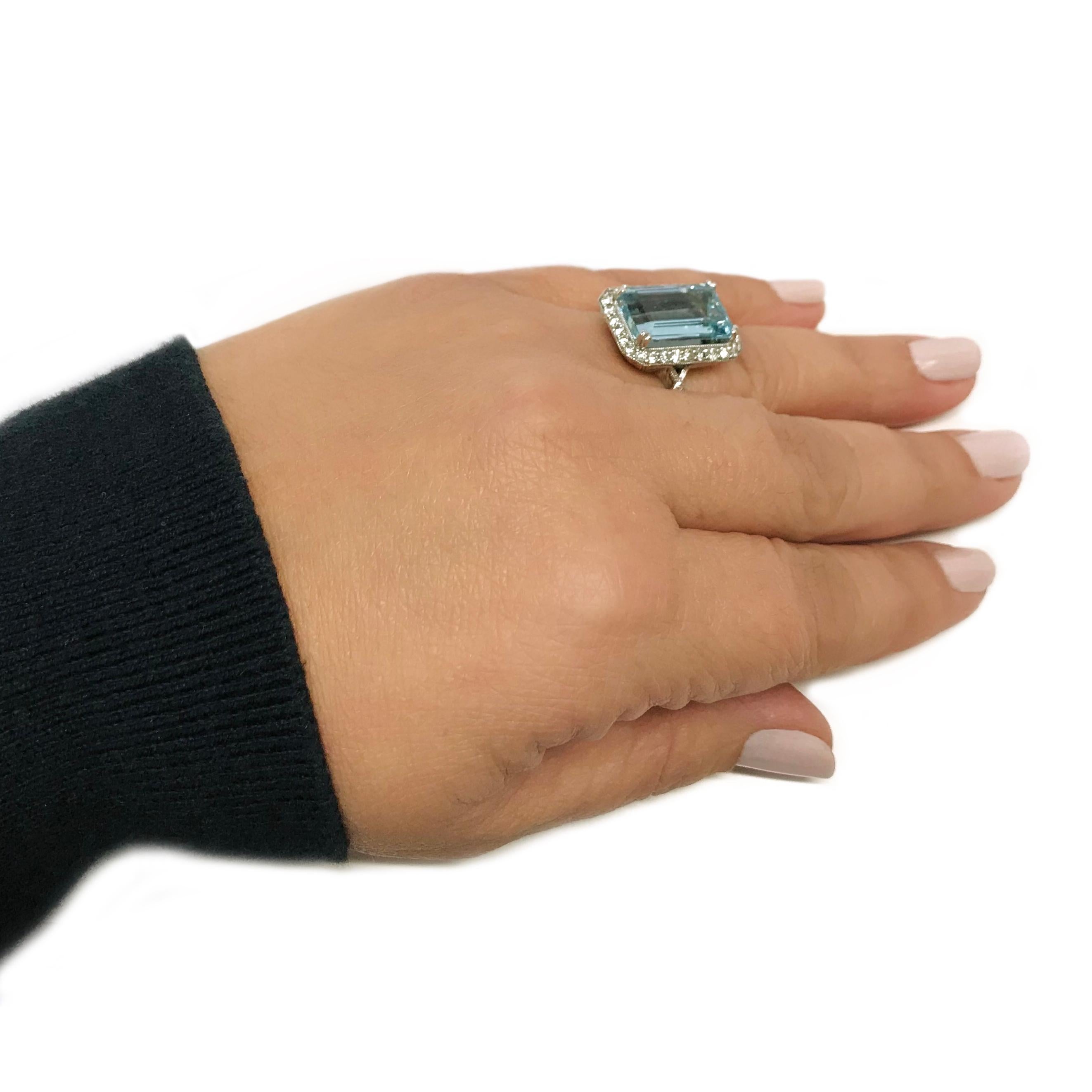 Contemporary Custom Aquamarine Diamond Cocktail Ring, 6.72 Carat