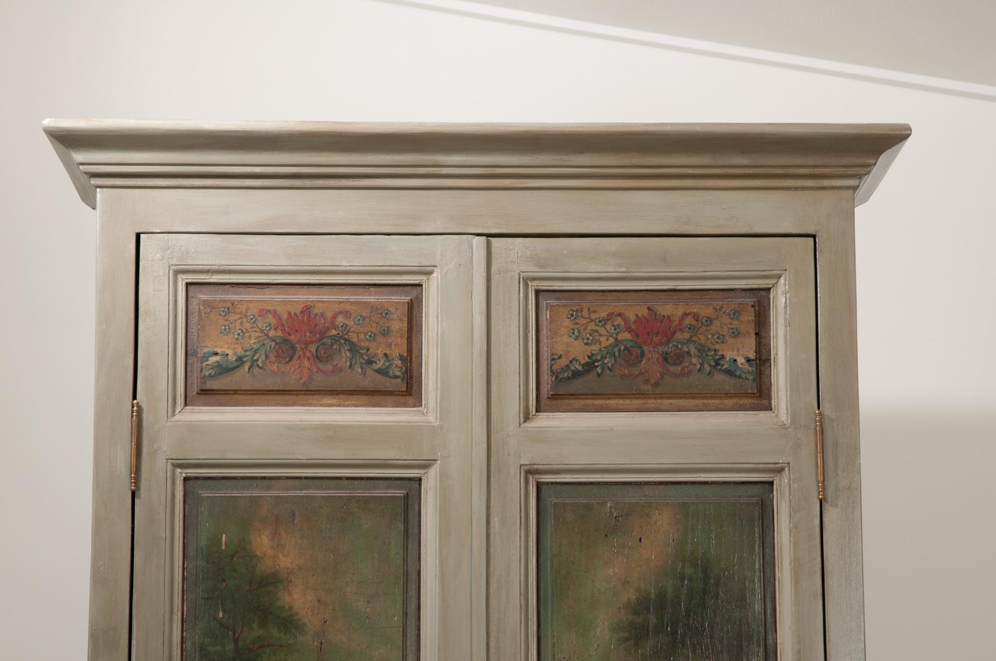 Maßgefertigter Schrank mit bemalten Boiserie-Türen aus dem 19. Jahrhundert (Geschnitzt) im Angebot