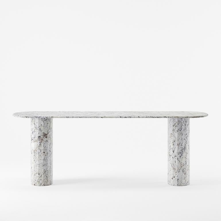 Console Ashby personalizzata realizzata a mano in travertino da Lemon 92 