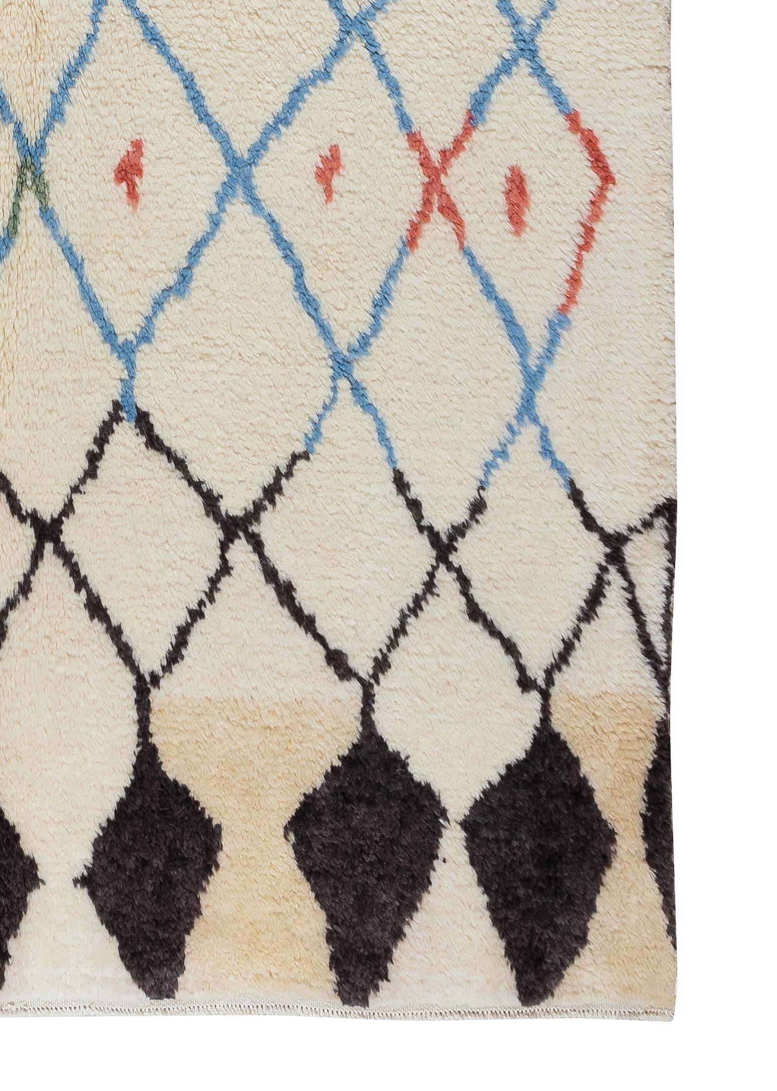 Maßgefertigter Beni Ourain-Teppich, moderner handgeknüpfter marokkanischer Teppich aus organischer Wolle im Zustand „Neu“ im Angebot in Philadelphia, PA