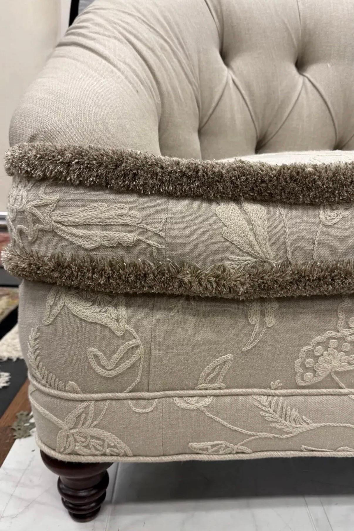 Custom Bespoke Tufted Linen Chesterfield Loveseat Sofa with Crewel Work In Good Condition For Sale In West Hartford, CT