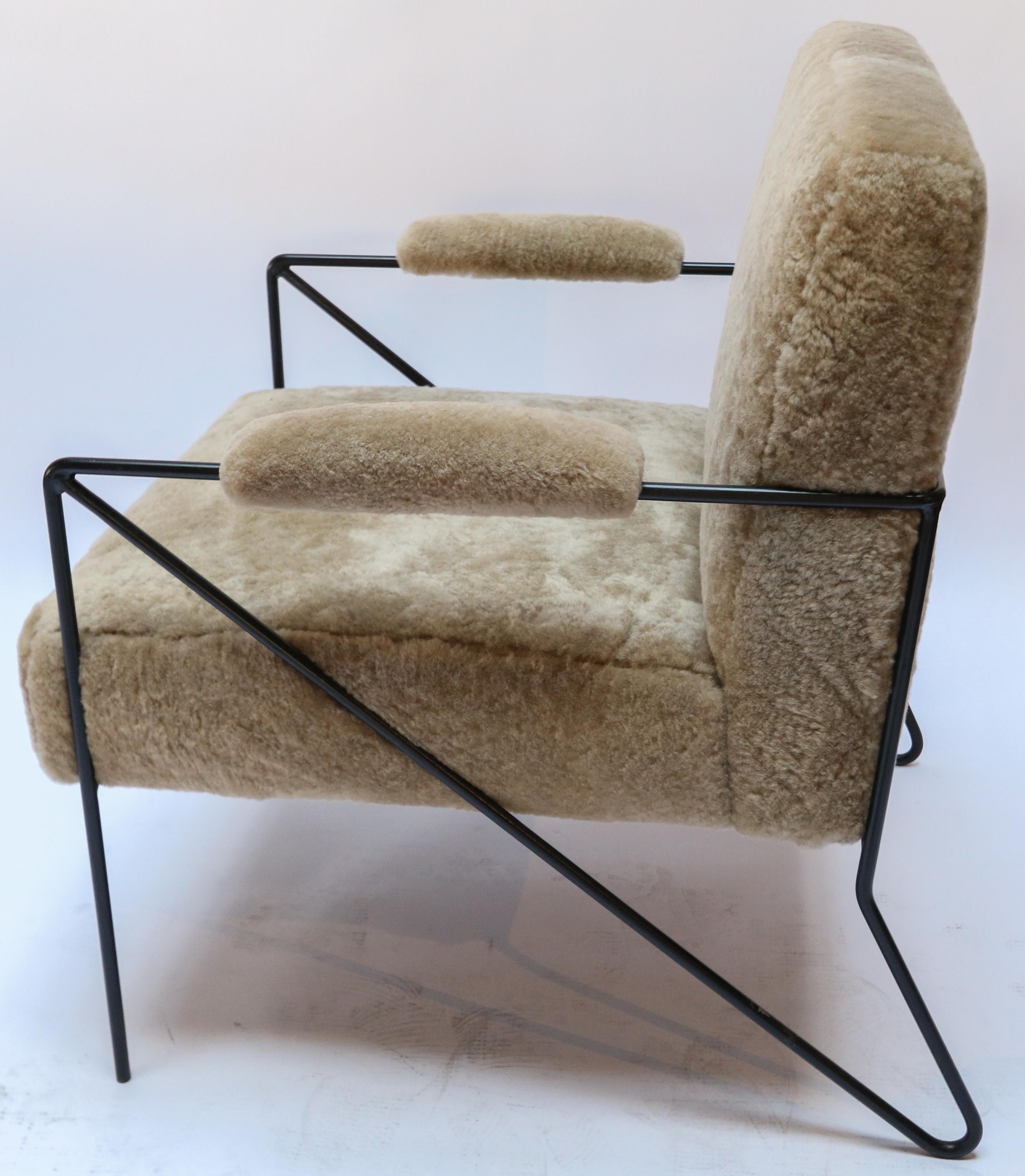 Custom Black Metal Armchairs in Tan Sheepskin by Adesso Imports In New Condition For Sale In Los Angeles, CA