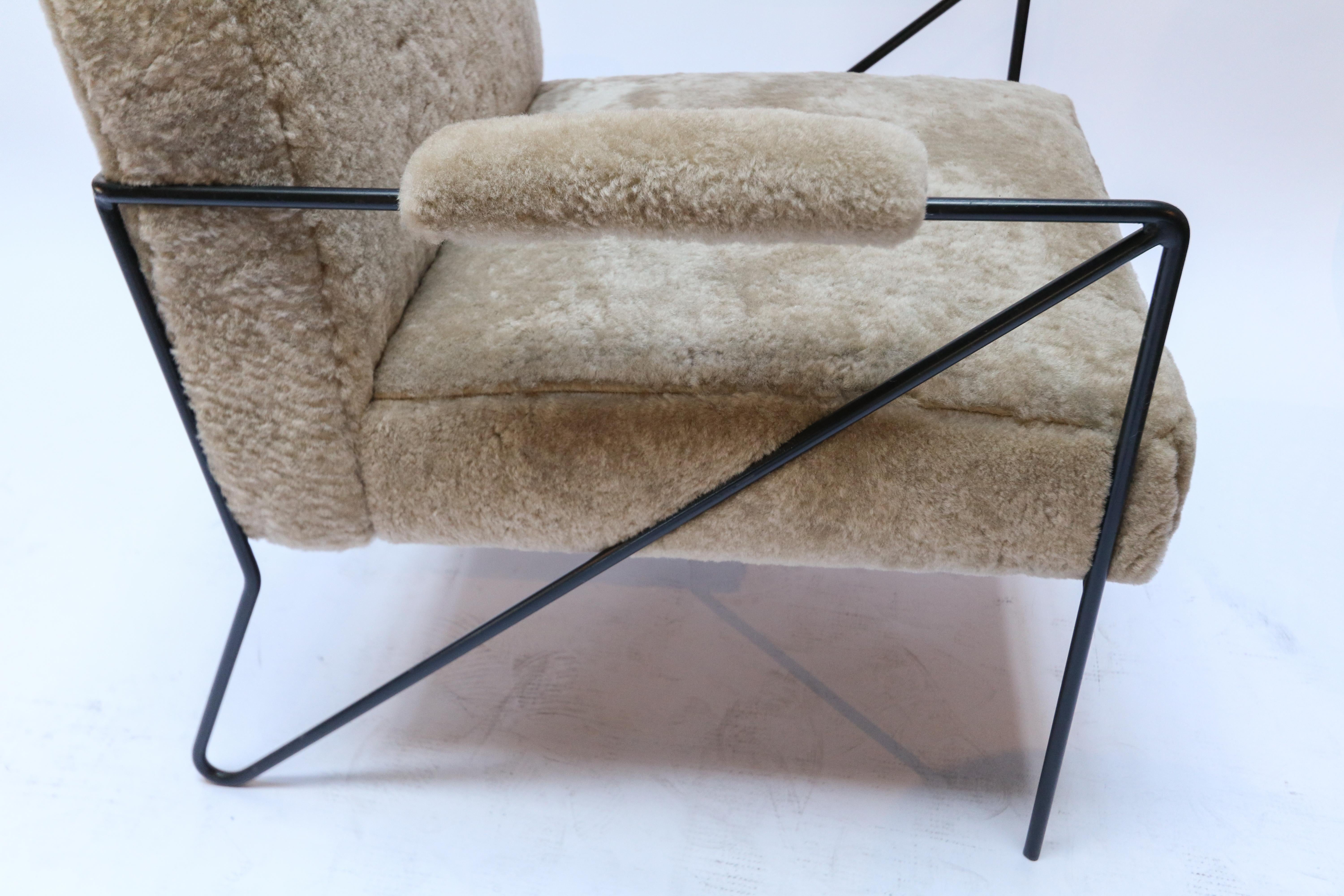 Custom Black Metal Armchairs in Tan Sheepskin by Adesso Imports For Sale 1