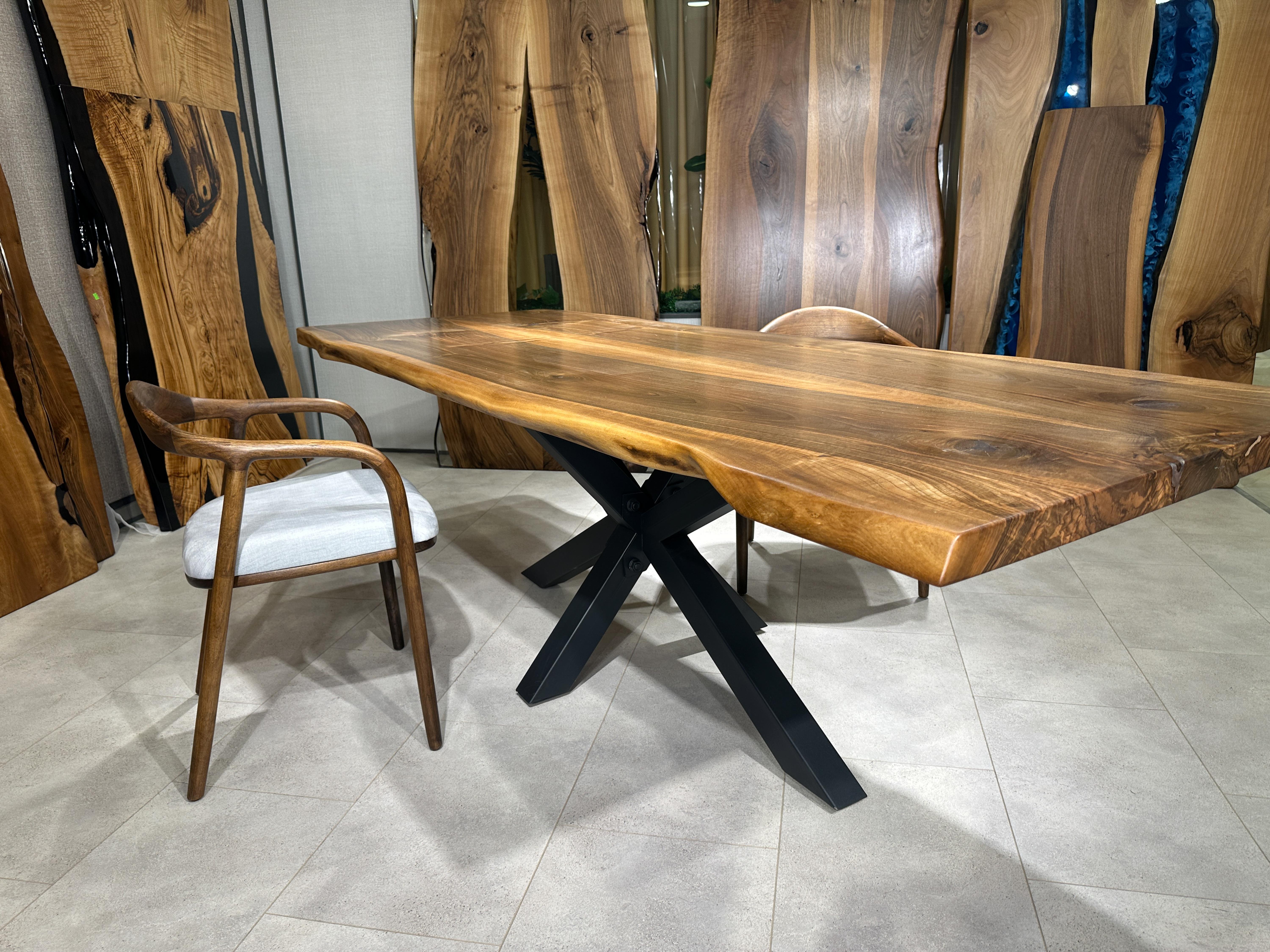 XXIe siècle et contemporain Table de salle à manger sur mesure en noyer noir et bois massif en vente