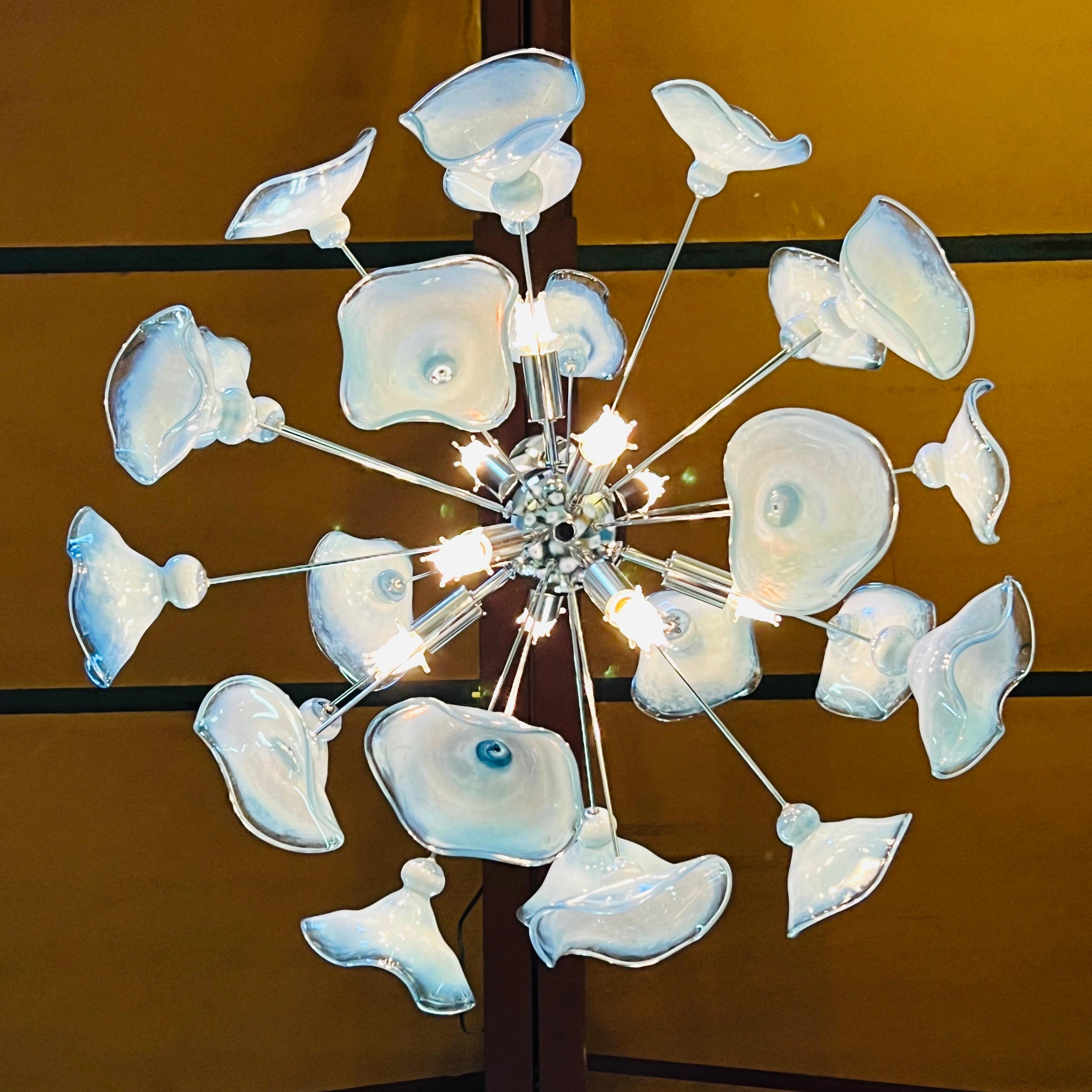 Moderne Lustre Sputnik en verre soufflé sur mesure en vente
