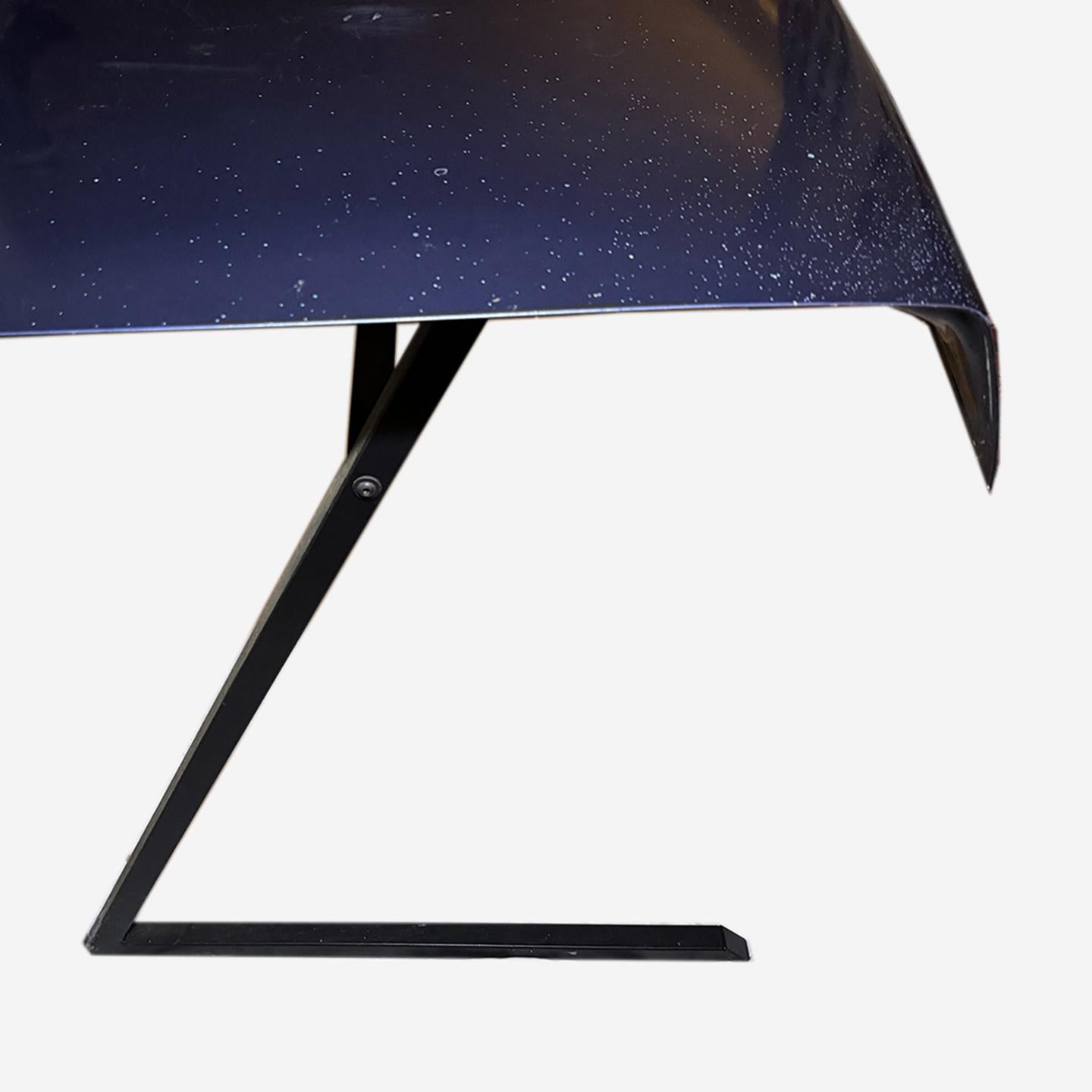 Pupitre personalizado para el maletero del BMW 325e hecho por el artista David Wiener Siglo XXI y contemporáneo en venta