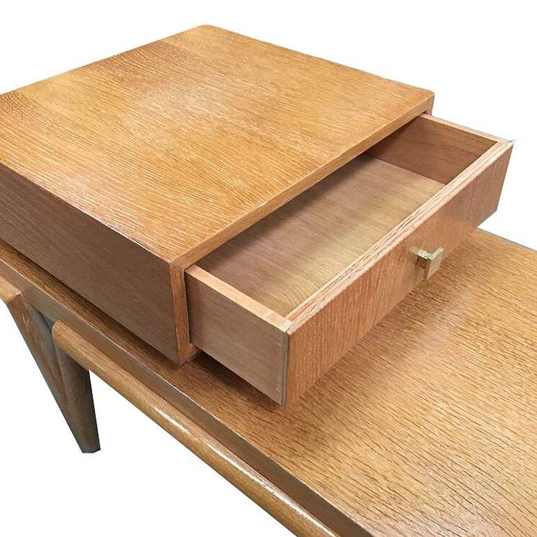 Ensemble table basse et table d'appoint sur mesure du milieu du siècle avec pieds en forme de V en vente 5