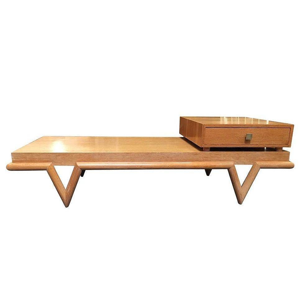 Mid-Century Modern Ensemble table basse et table d'appoint sur mesure du milieu du siècle avec pieds en forme de V en vente