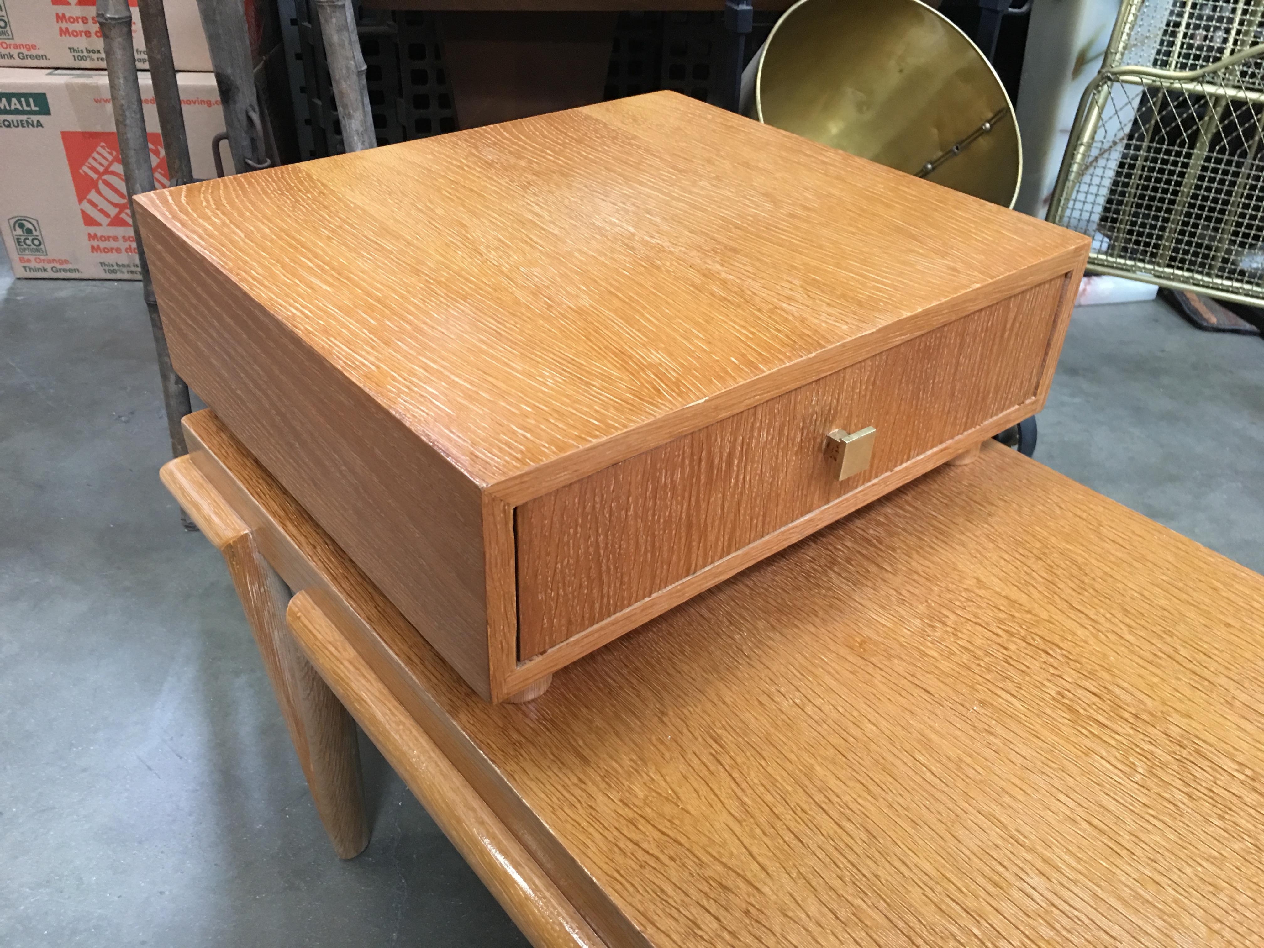 Custom Boutique Midcentury Coffee Table and Side Table Set with V Shaped Legs  In Excellent Condition For Sale In Van Nuys, CA