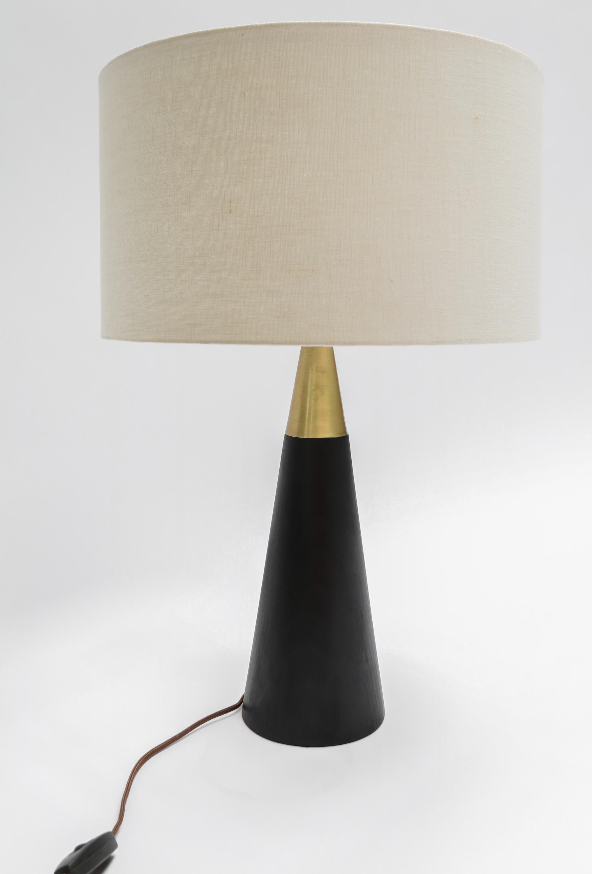 Mid-Century Modern Custom Brass and Black Table Lamp with Ivory Linen Shade by Adesso Imports For Sale
