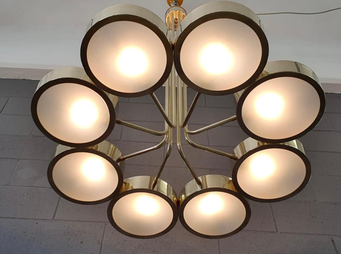 Mid-Century Modern Lustre pendentif à huit lumières en laiton sur mesure en vente