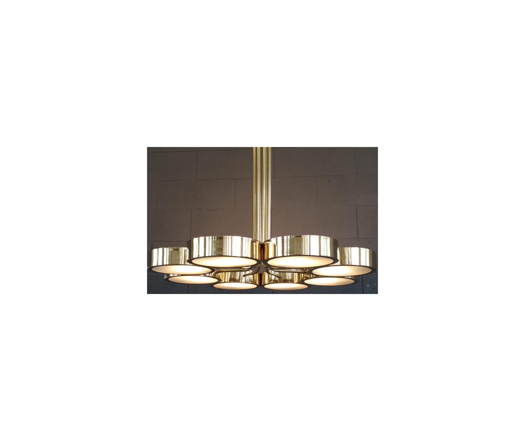 Lustre pendentif à huit lumières en laiton sur mesure Neuf - En vente à Los Angeles, CA