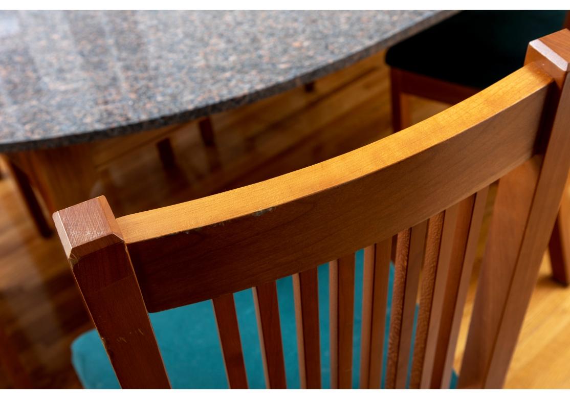 Maßgefertigter ovaler Kirschbaumholztisch mit Granitplatte und 2 Sesseln, 8 Beistellstühle  im Angebot 7