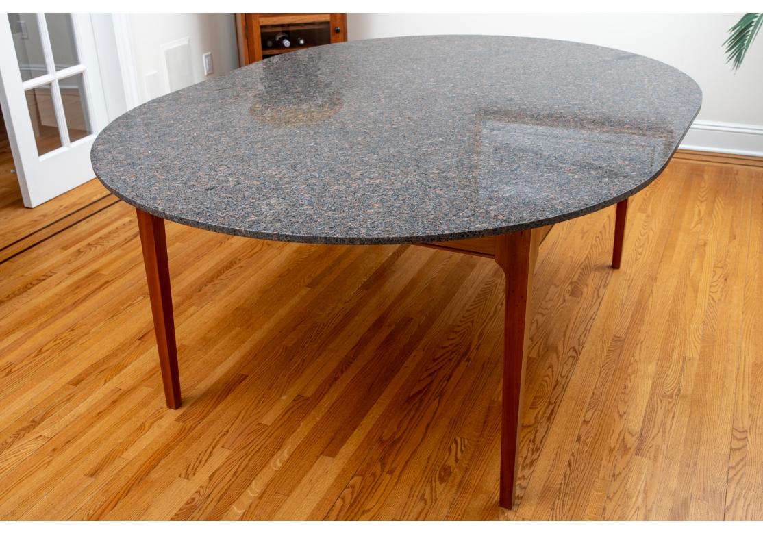 Maßgefertigter ovaler Kirschbaumholztisch mit Granitplatte und 2 Sesseln, 8 Beistellstühle  im Angebot 9