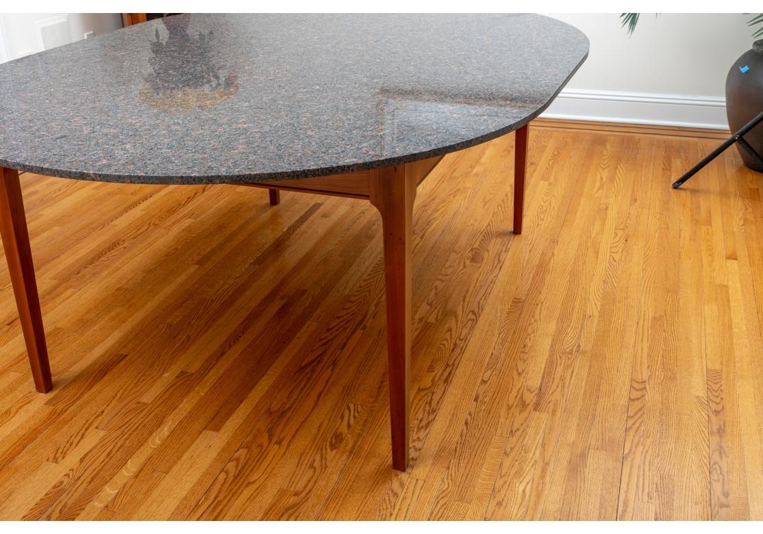 Maßgefertigter ovaler Kirschbaumholztisch mit Granitplatte und 2 Sesseln, 8 Beistellstühle  im Angebot 13