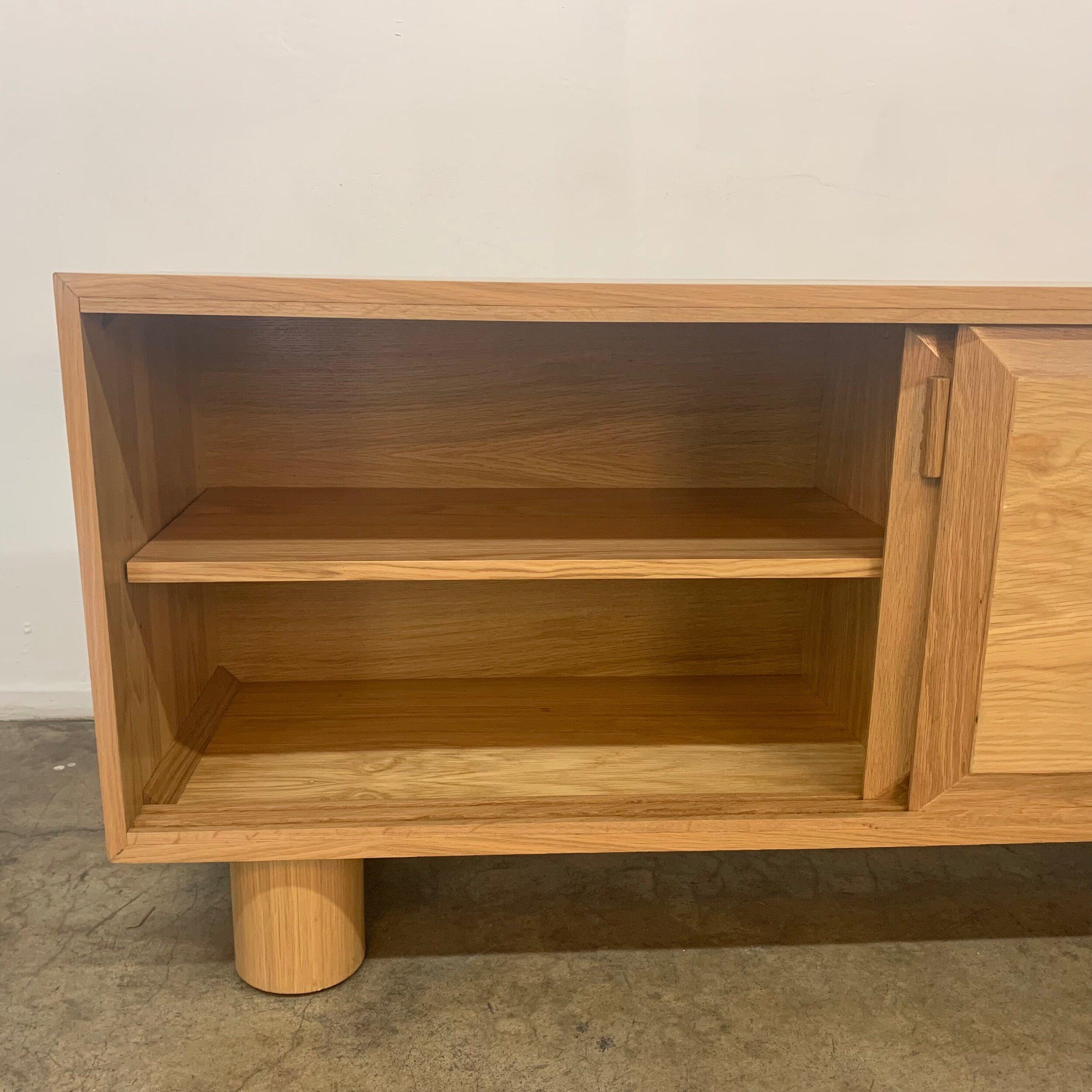 Custom Compact Sideboard in Oak In Excellent Condition For Sale In Los Angeles, CA