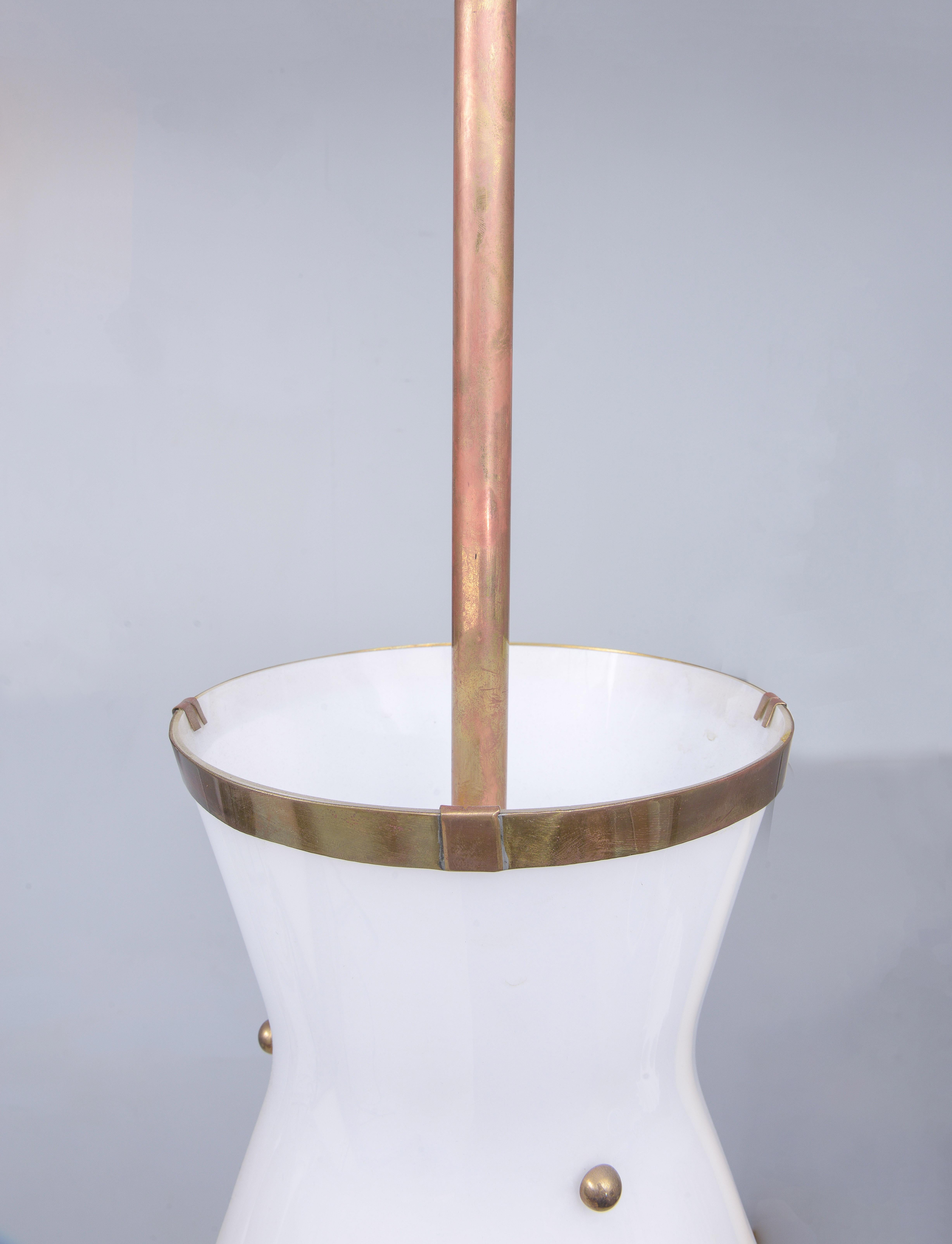 Ottone Apparecchio in vetro e ottone a forma di cono personalizzato in vendita