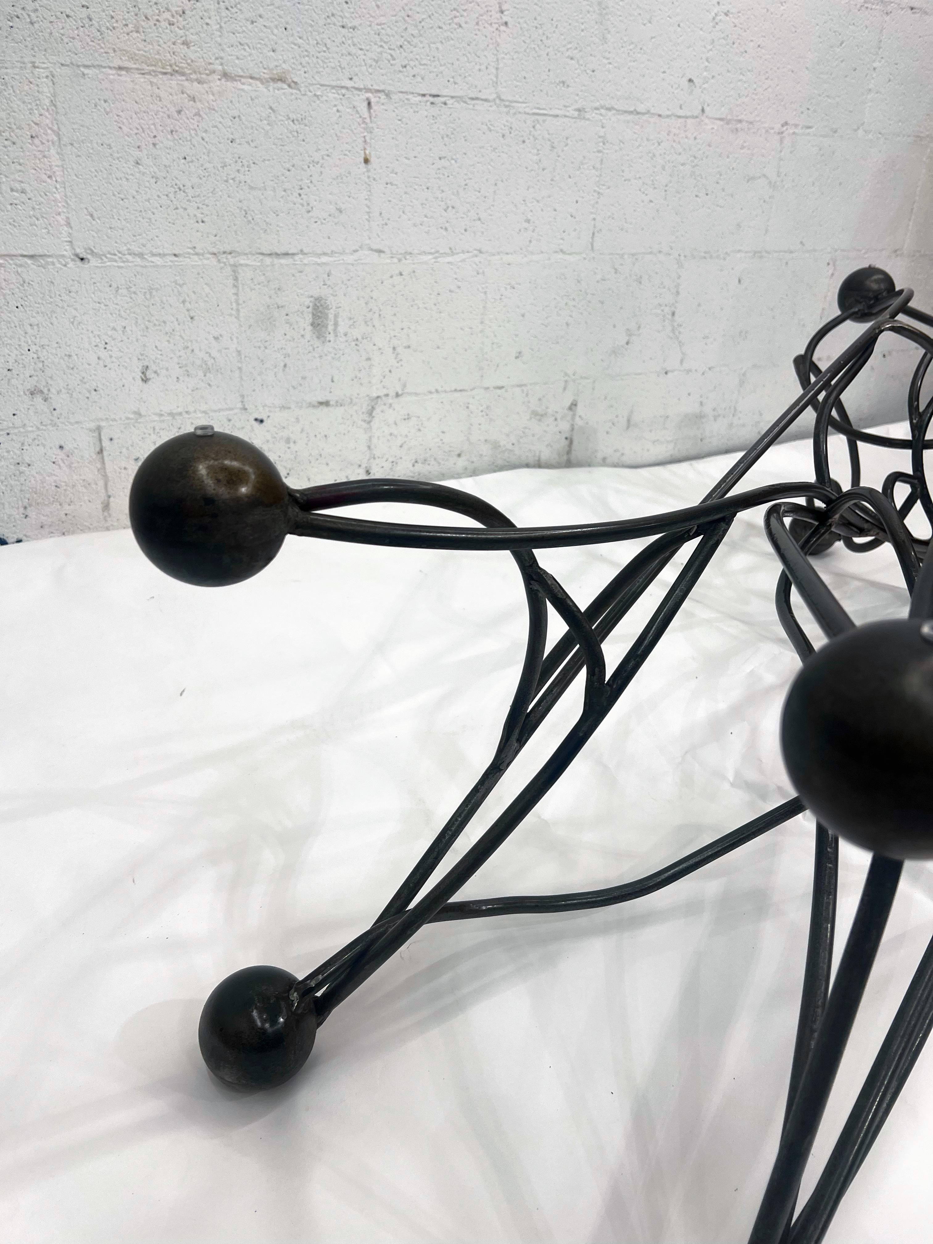 Table basse en acier de style Brutalist, contemporaine et organique, faite sur mesure en vente 1
