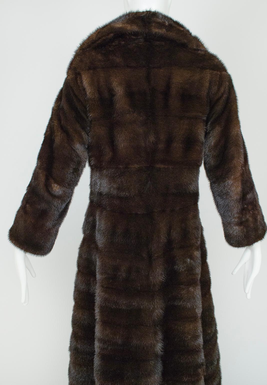 Custom Convertible Length Brown-Black Horizontal Ranch Mink Coat – S, 1971 For Sale 6
