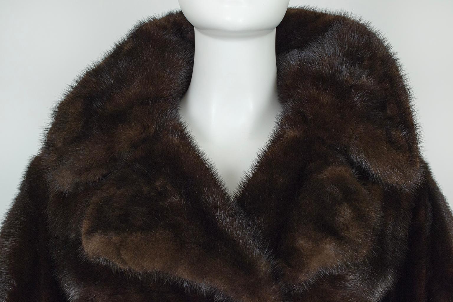 Custom Convertible Length Brown-Black Horizontal Ranch Mink Coat – S, 1971 For Sale 7