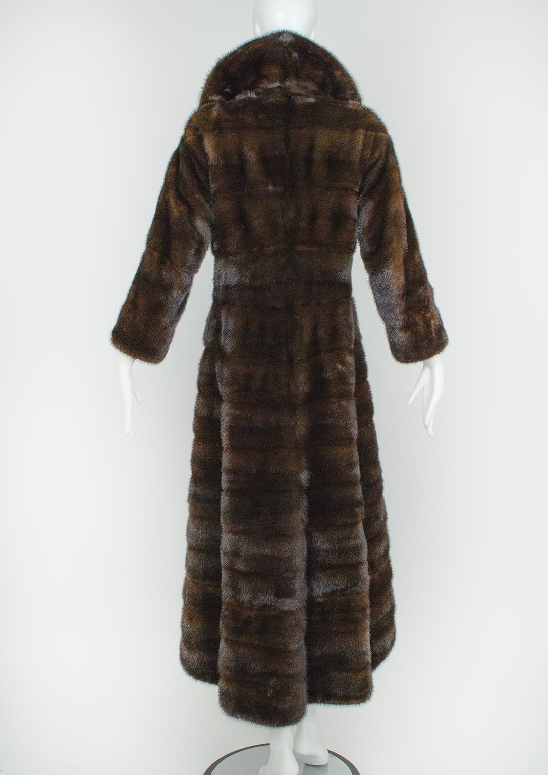 Custom Convertible Length Brown-Black Horizontal Ranch Mink Coat – S, 1971 For Sale 2