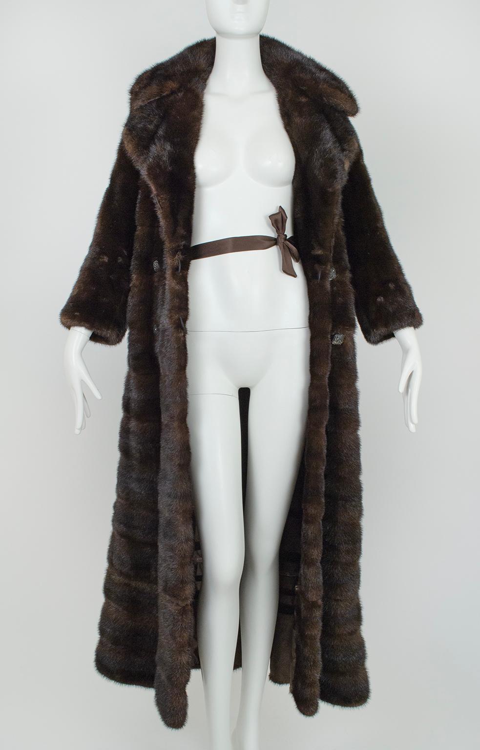 Custom Convertible Length Brown-Black Horizontal Ranch Mink Coat – S, 1971 For Sale 4
