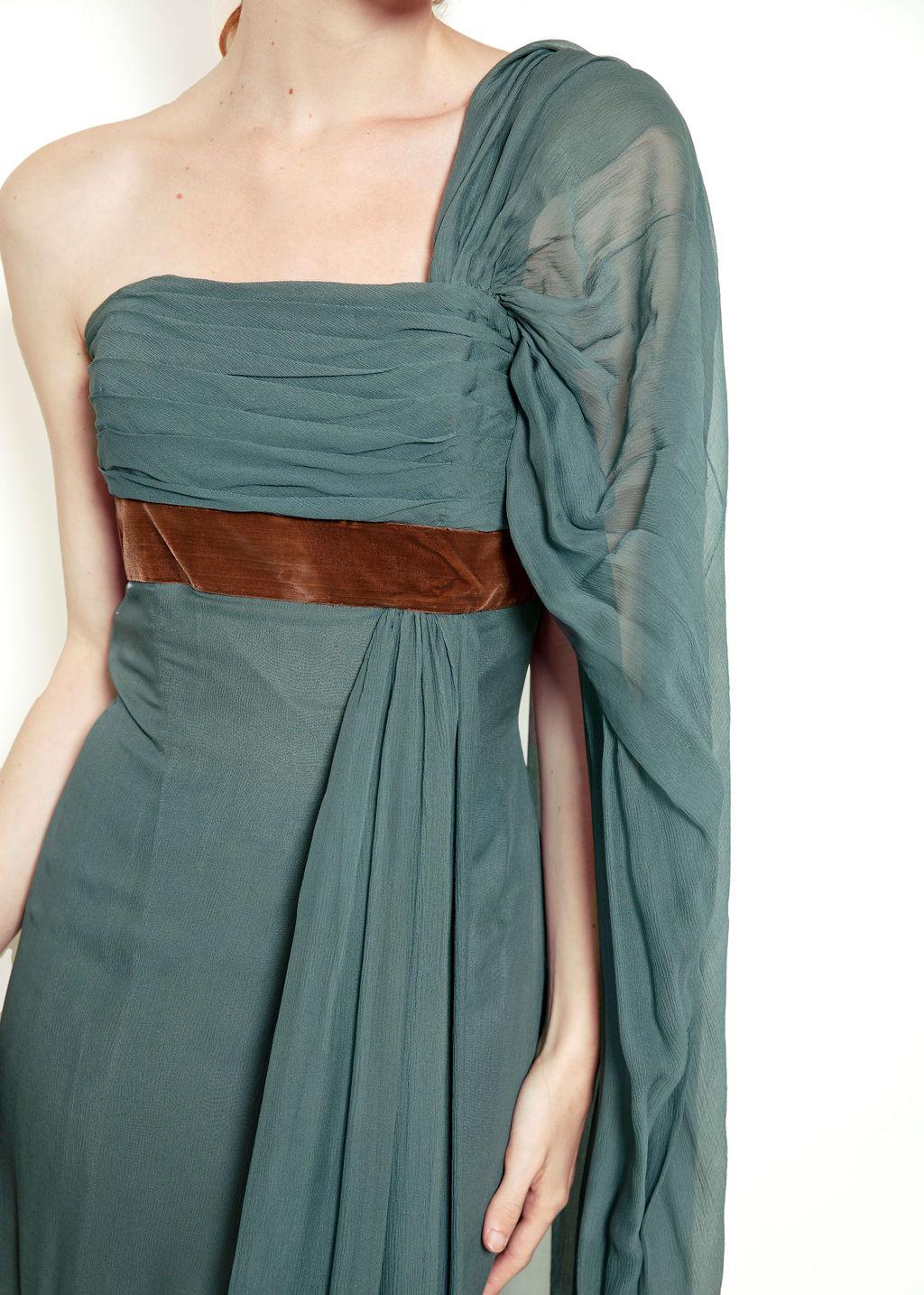 Custom Couture Ein-Schulter-Chiffon-Kleid im Angebot 2