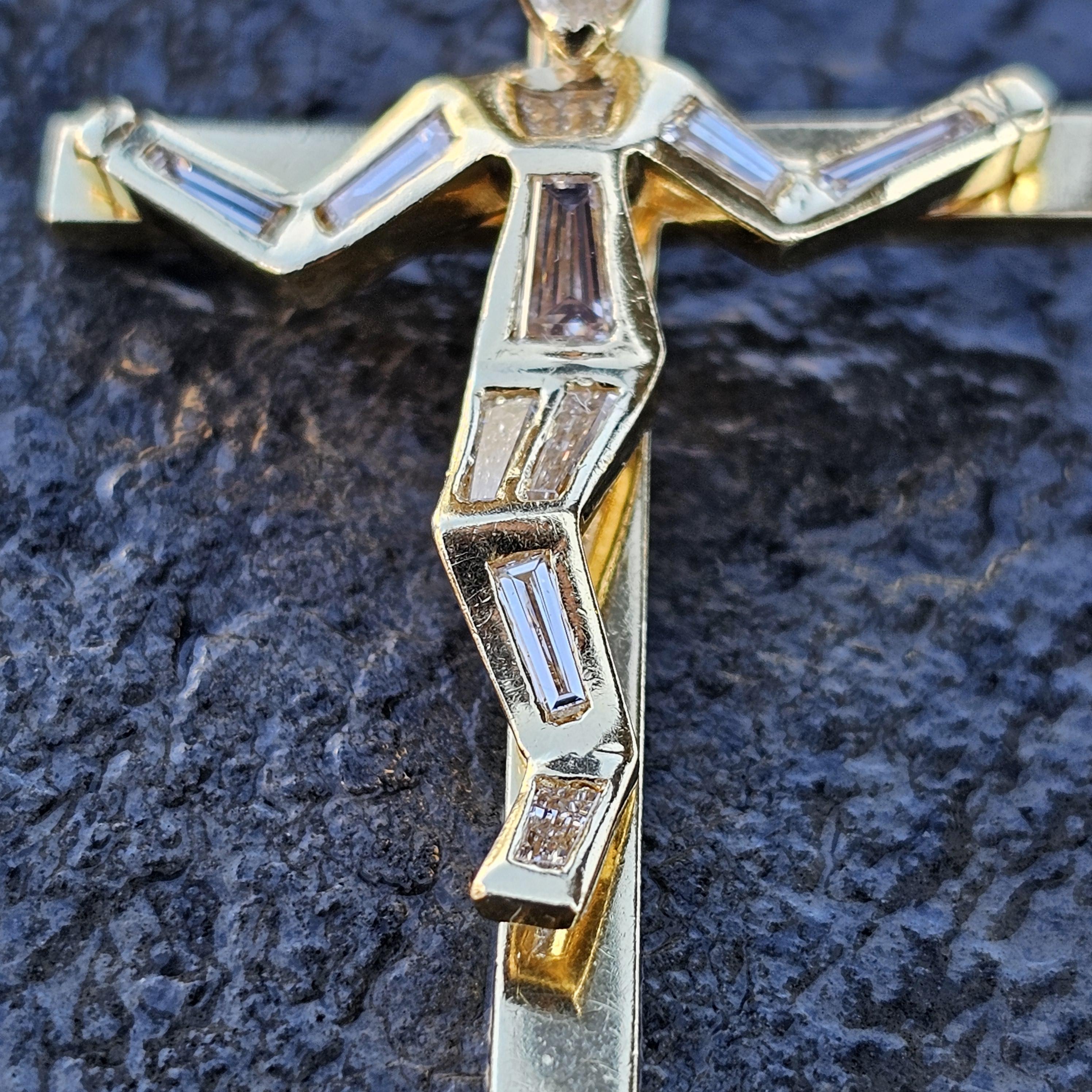 Custom Crucifix Cross Pendant 18k Gold 3D Jesus Diamond Pear Head Baguette 2