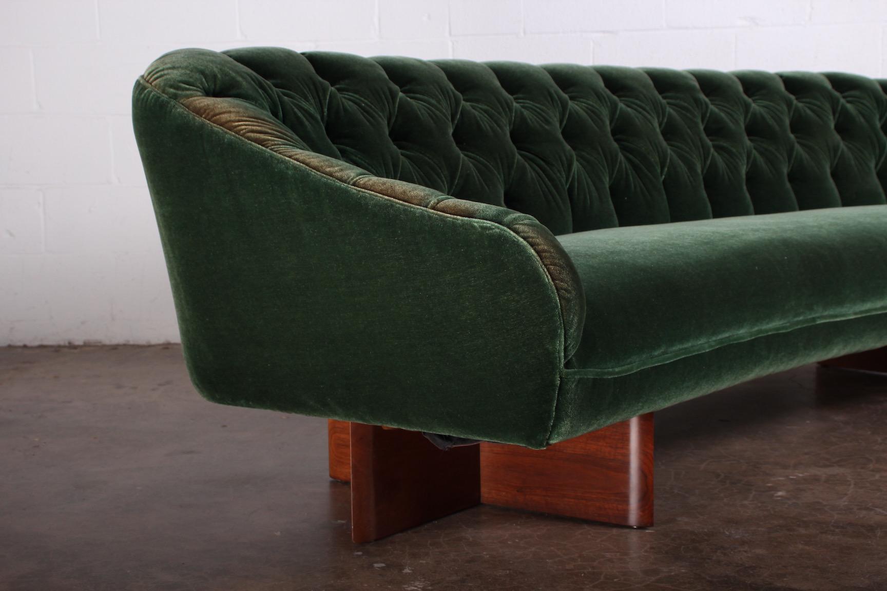 Custom Curved Sofa Attributed to Vladimir Kagan 4