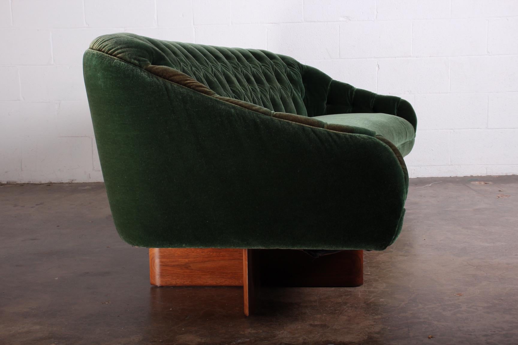Custom Curved Sofa Attributed to Vladimir Kagan 6