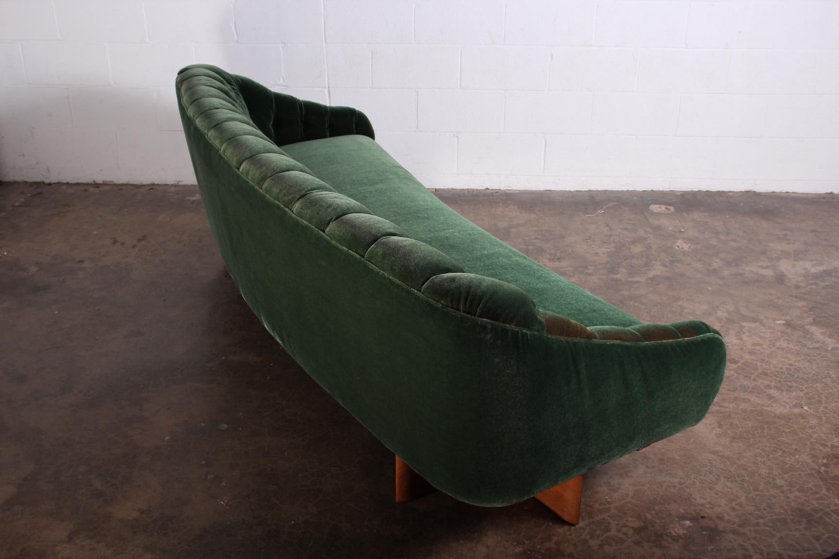 Custom Curved Sofa Attributed to Vladimir Kagan 8