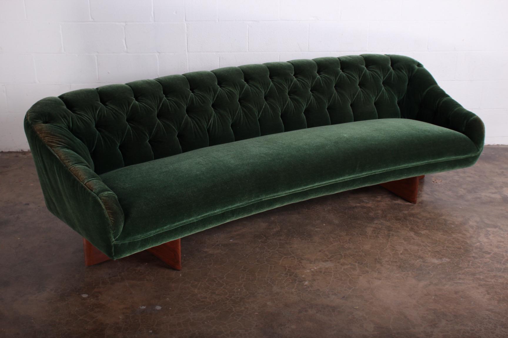 Mid-20th Century Custom Curved Sofa Attributed to Vladimir Kagan