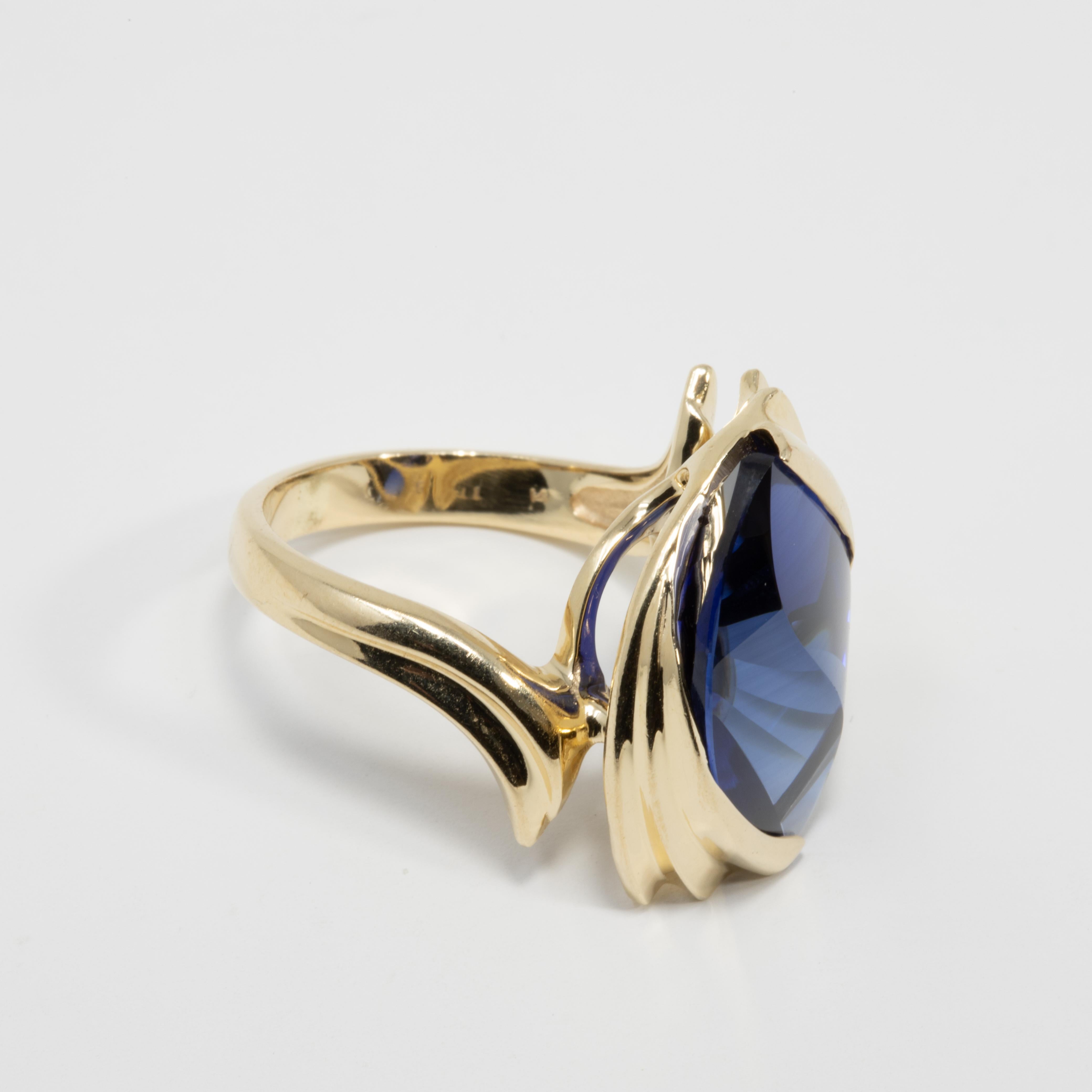 Custom Cut Created Sapphire Cocktail Ring in 14 Karat Gold In Excellent Condition For Sale In Milford, DE