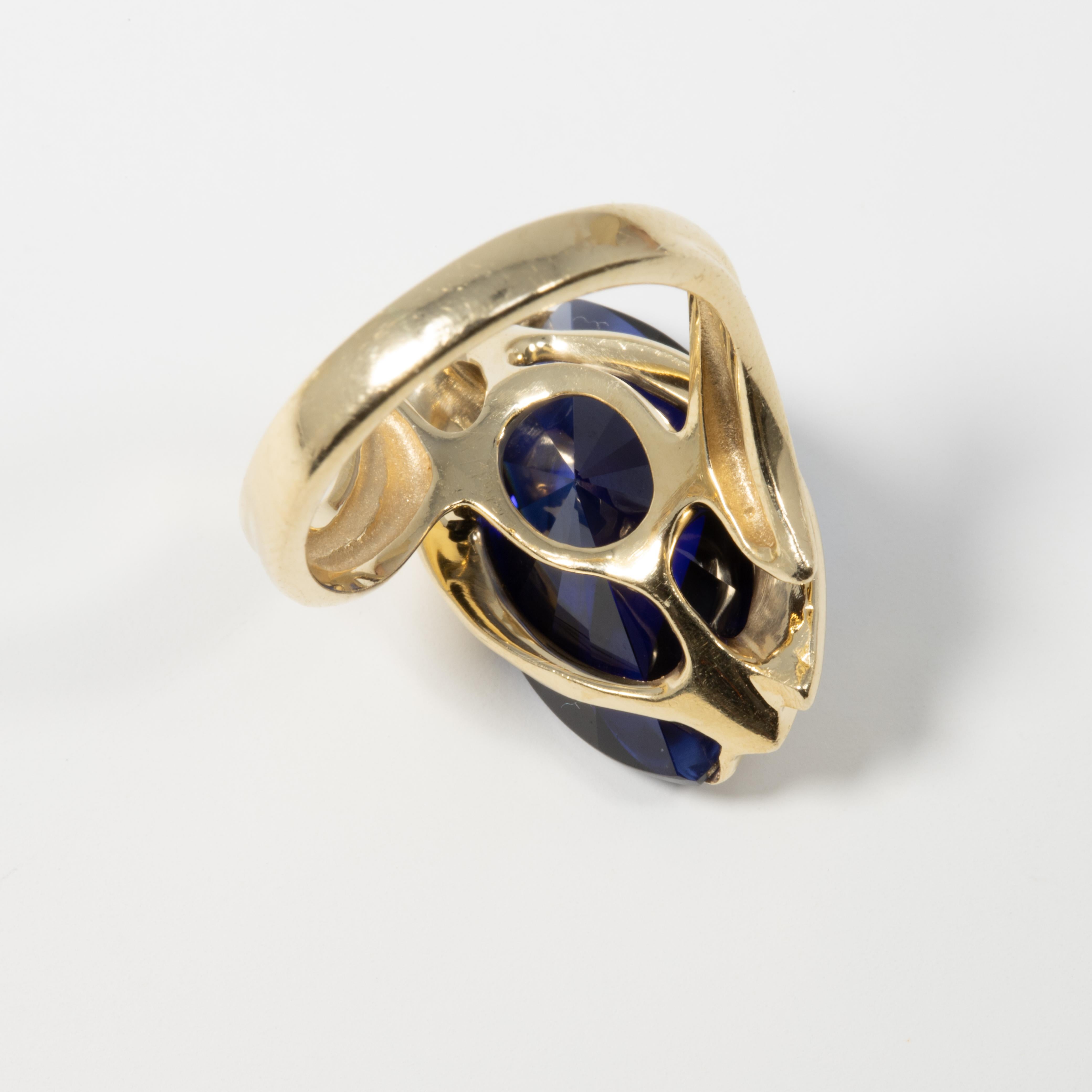 Custom Cut Created Sapphire Cocktail Ring in 14 Karat Gold For Sale 1