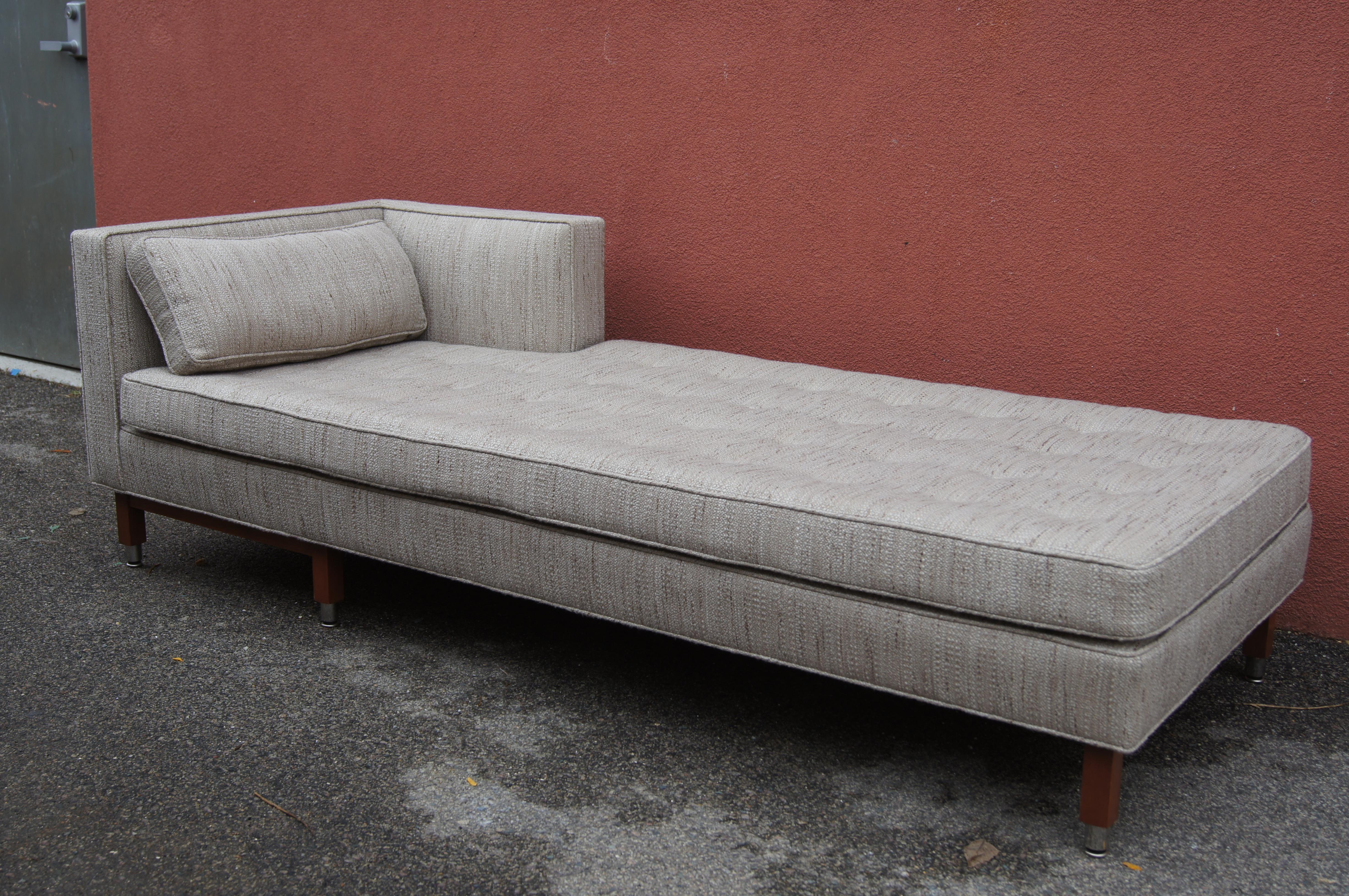 Contemporary Daybed in the Style of Mid-Century Edward Wormley for Dunbar For Sale