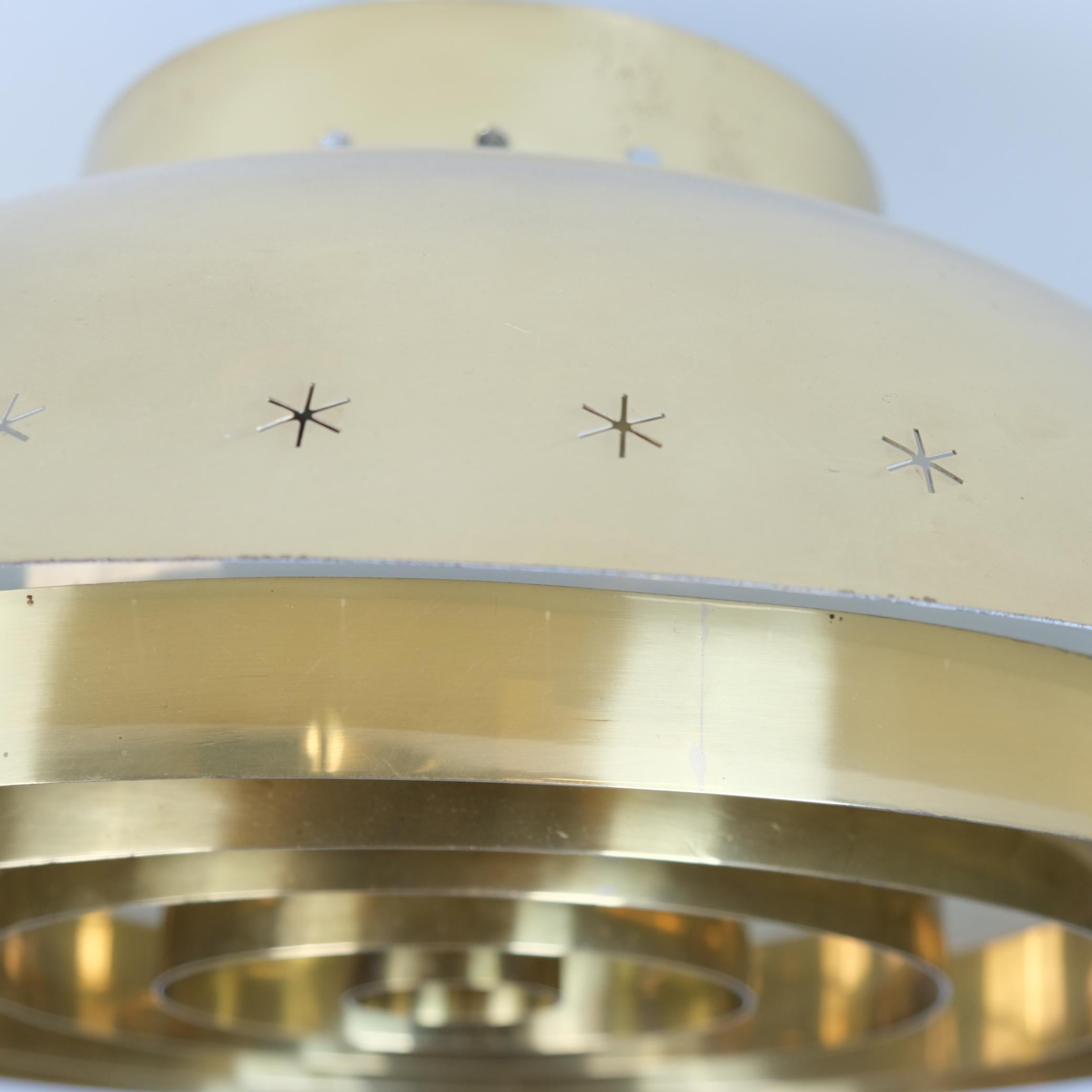 Finlandais Lampe Paavo Tynell de conception spéciale commandée pour la paroisse d'Akaa, Taito, années 1950 en vente