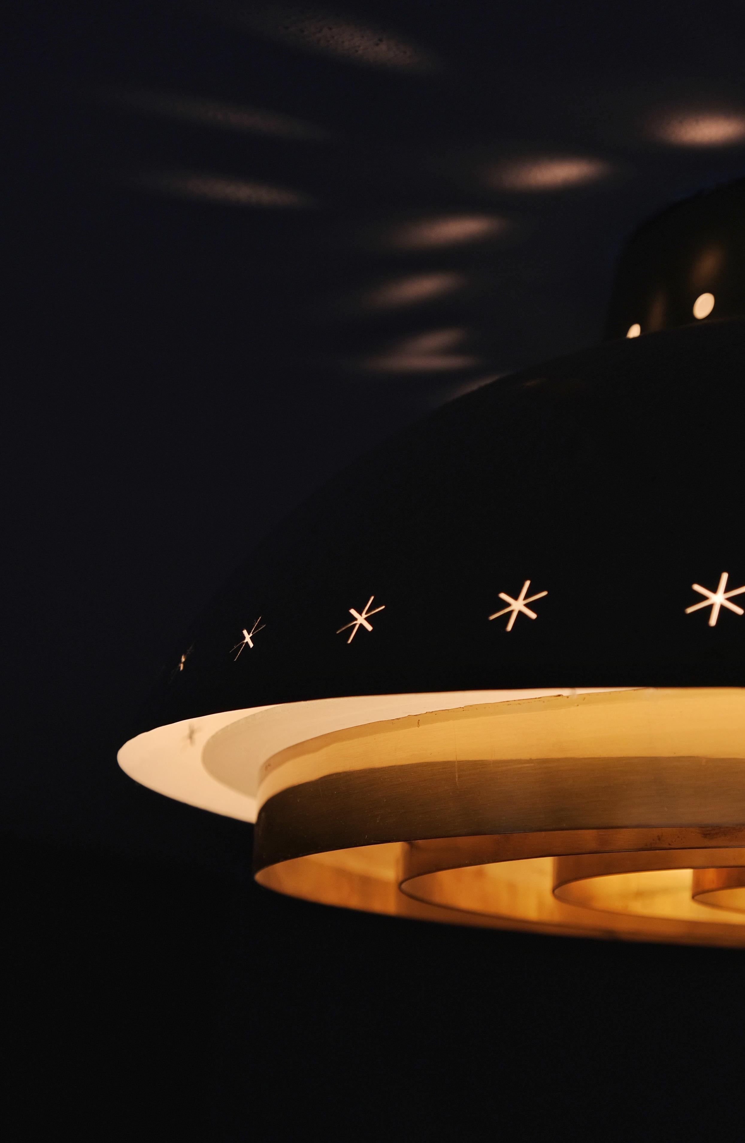 Finlandais Lampe Paavo Tynell de conception spéciale commandée pour la paroisse d'Akaa, Taito, années 1950 en vente