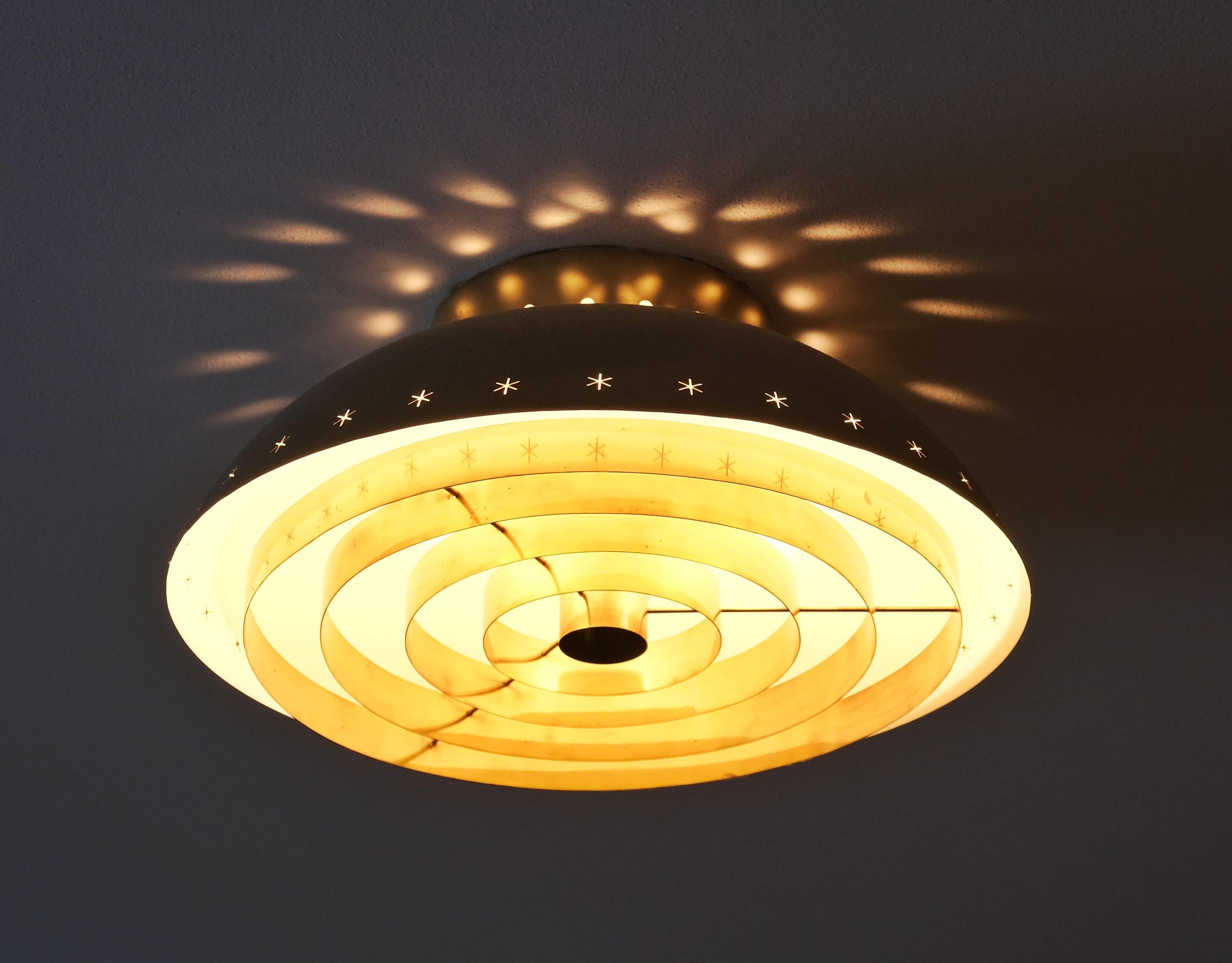 Lampe Paavo Tynell de conception spéciale commandée pour la paroisse d'Akaa, Taito, années 1950 Bon état - En vente à Helsinki, FI